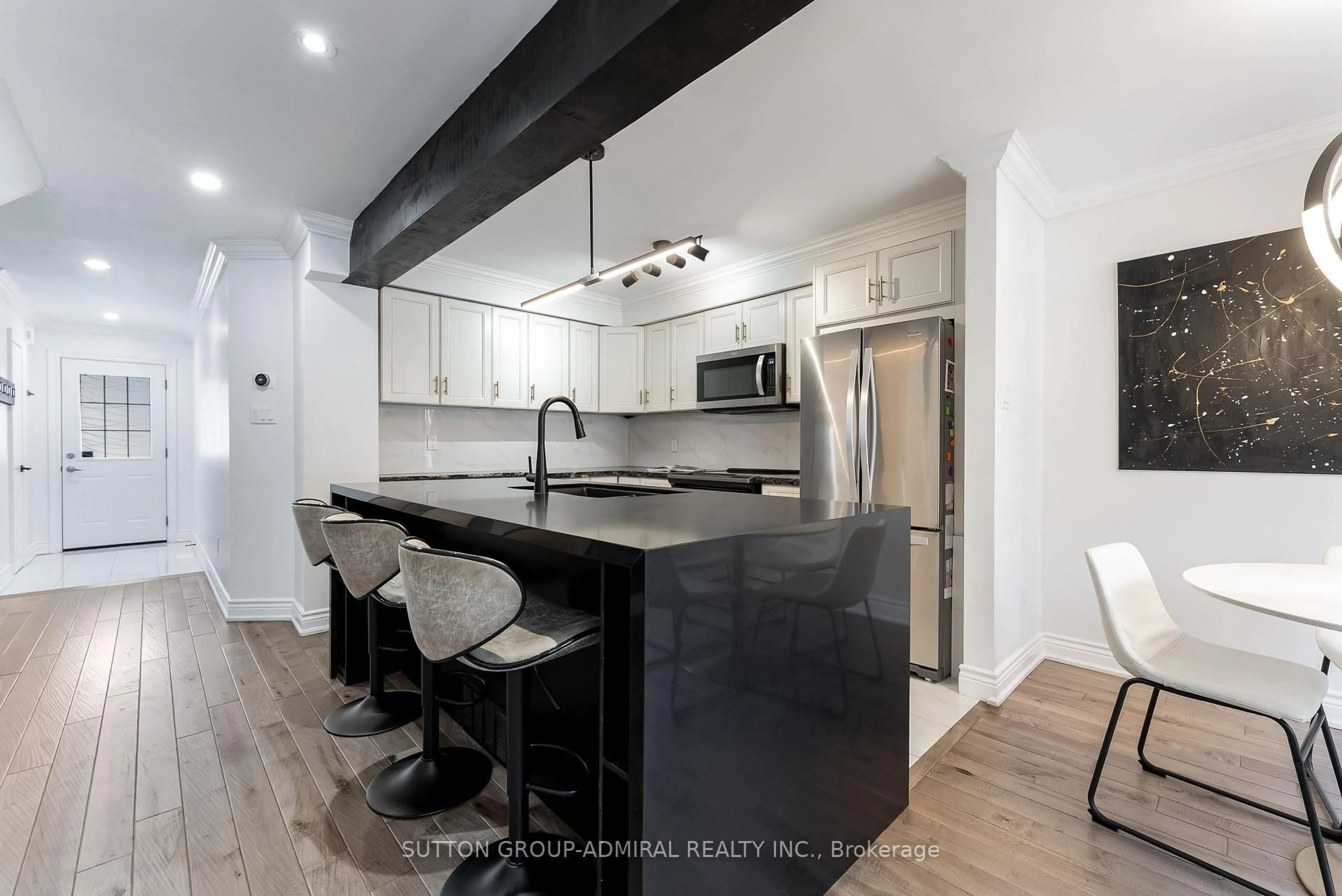 Contemporary kitchen, unknown for 10 Bassett Blvd #211, Whitby Ontario L1N 9C3