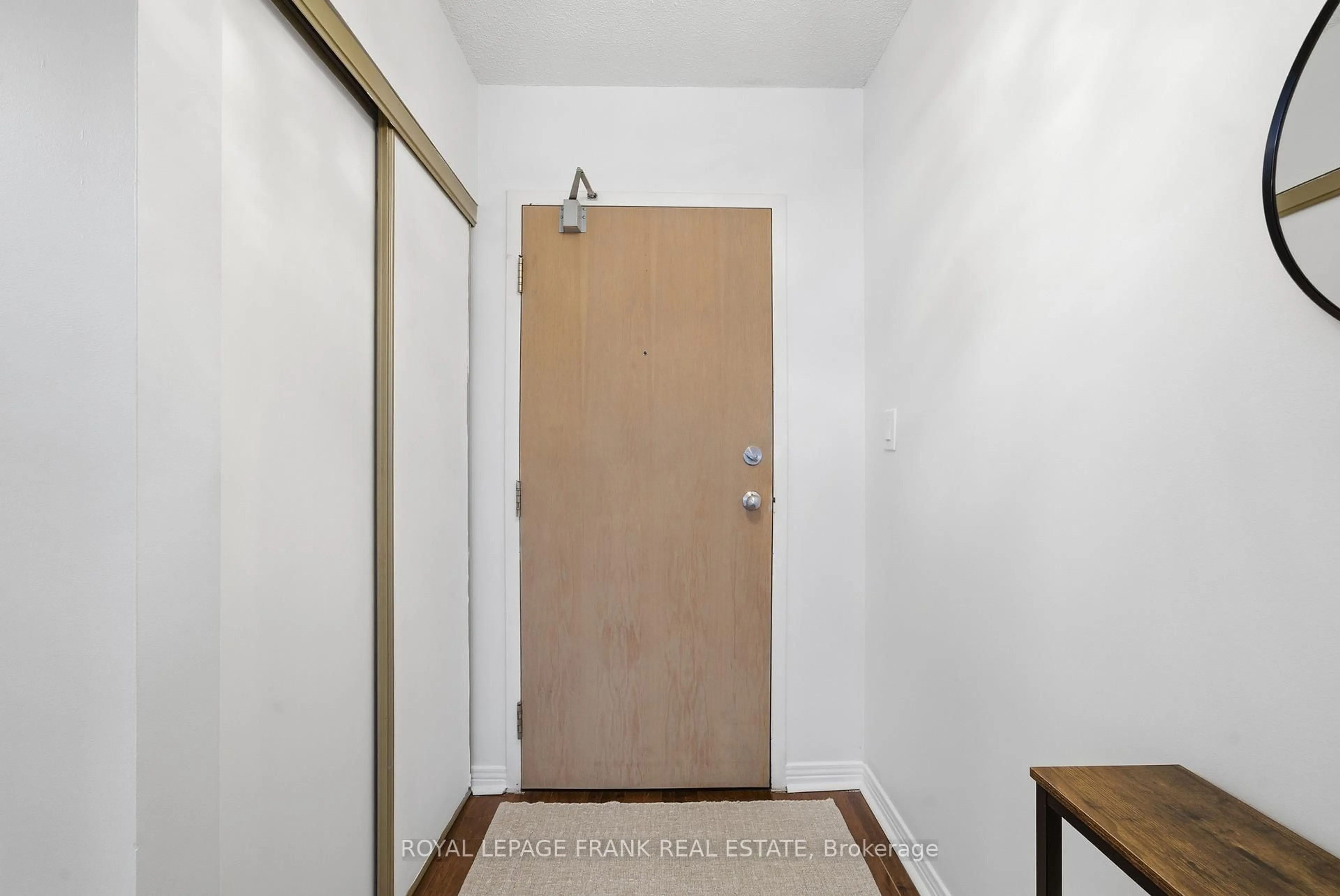 Indoor entryway for 711 Rossland Rd #710, Whitby Ontario L1N 8Z1