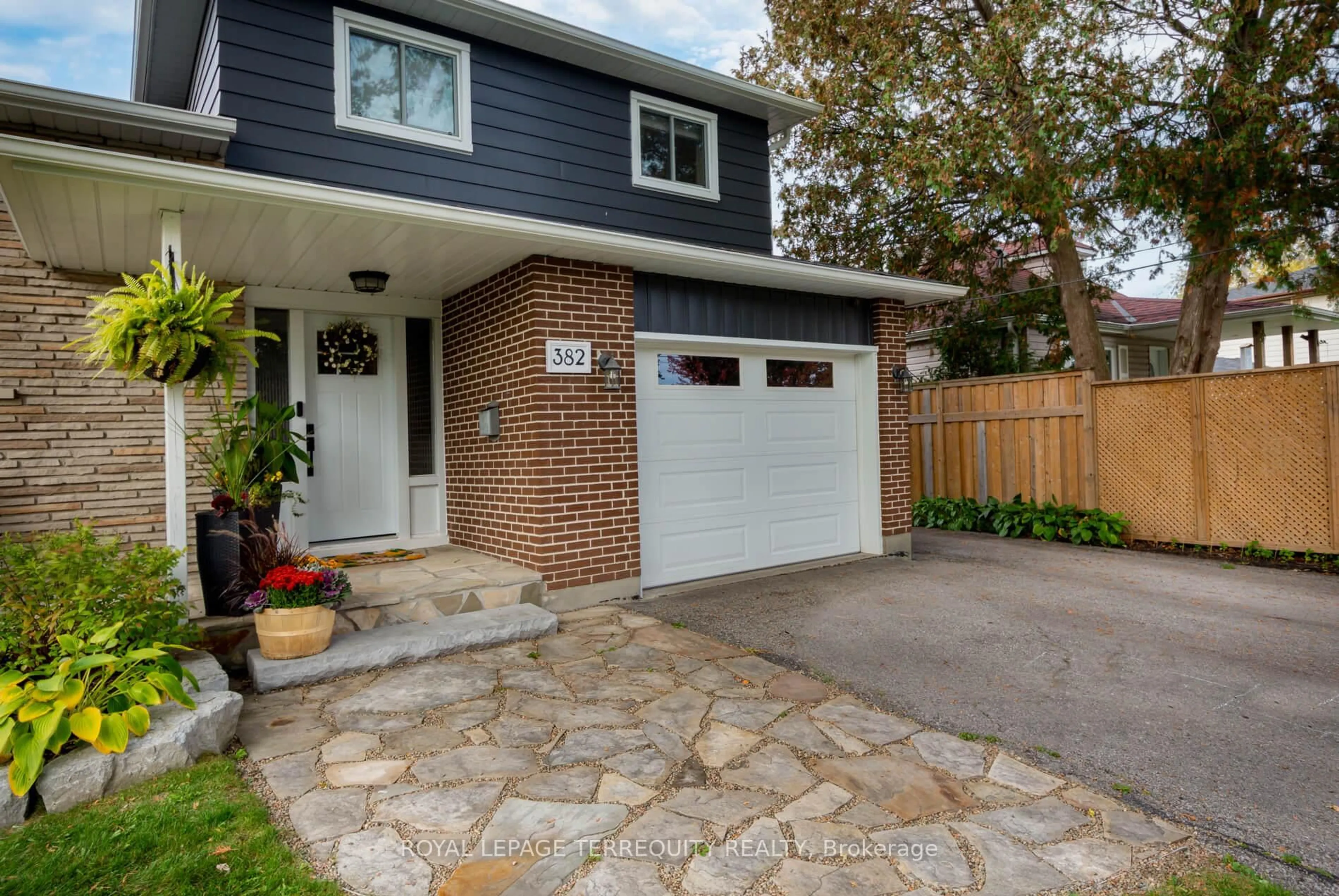 Home with brick exterior material, street for 382 Nipigon St, Oshawa Ontario L1J 4N9