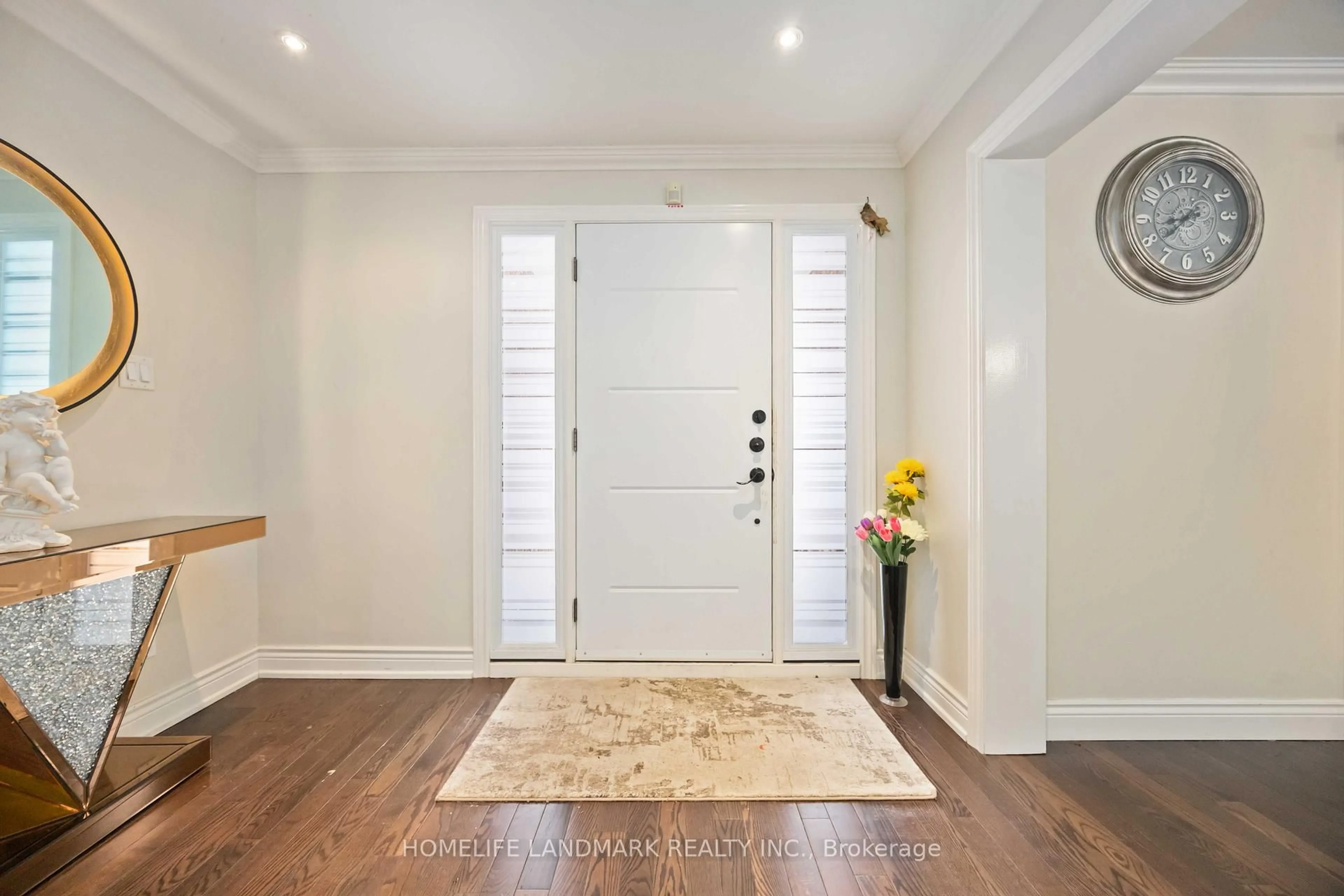 Indoor entryway for 68 Linderwood Dr, Toronto Ontario M1C 3P8