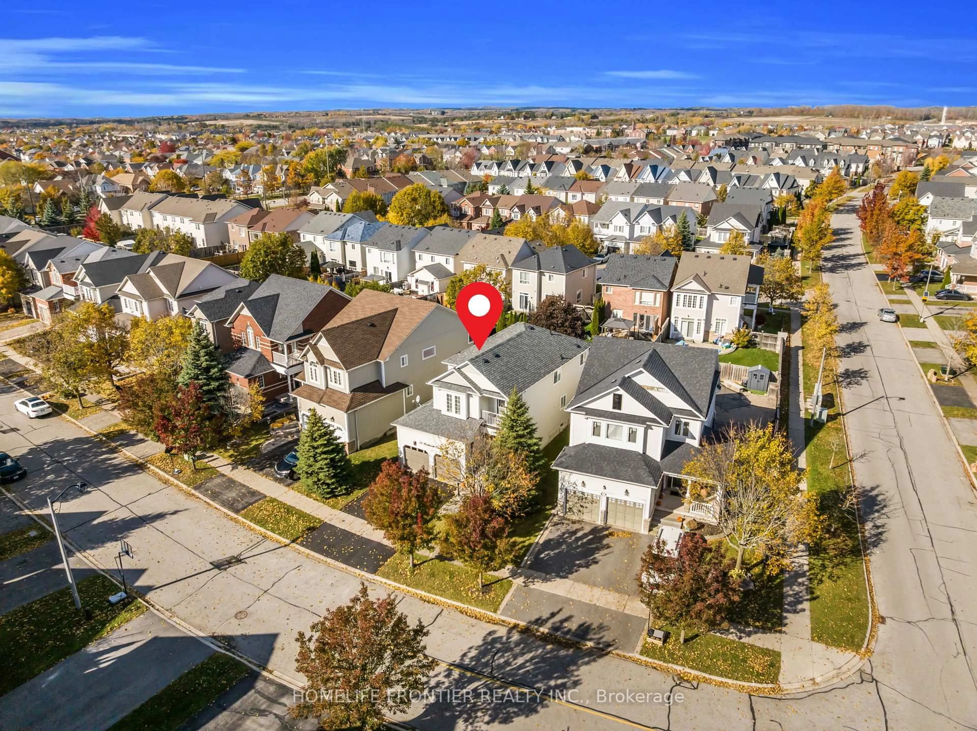 A pic from outside/outdoor area/front of a property/back of a property/a pic from drone, street for 73 Kenilworth Cres, Whitby Ontario L1M 2M7