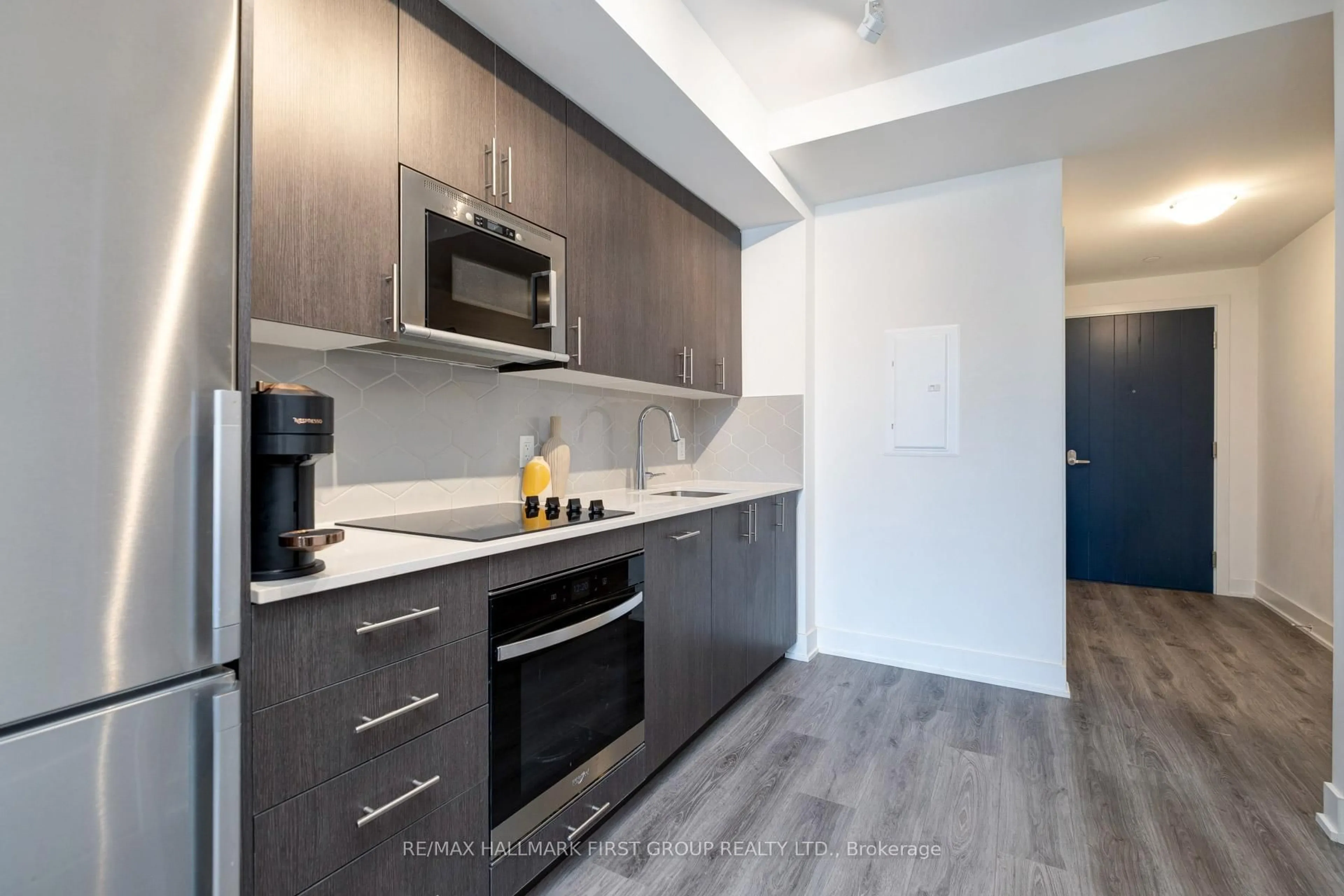 Standard kitchen, unknown for 2545 Simcoe St #202, Oshawa Ontario L1H 7K4