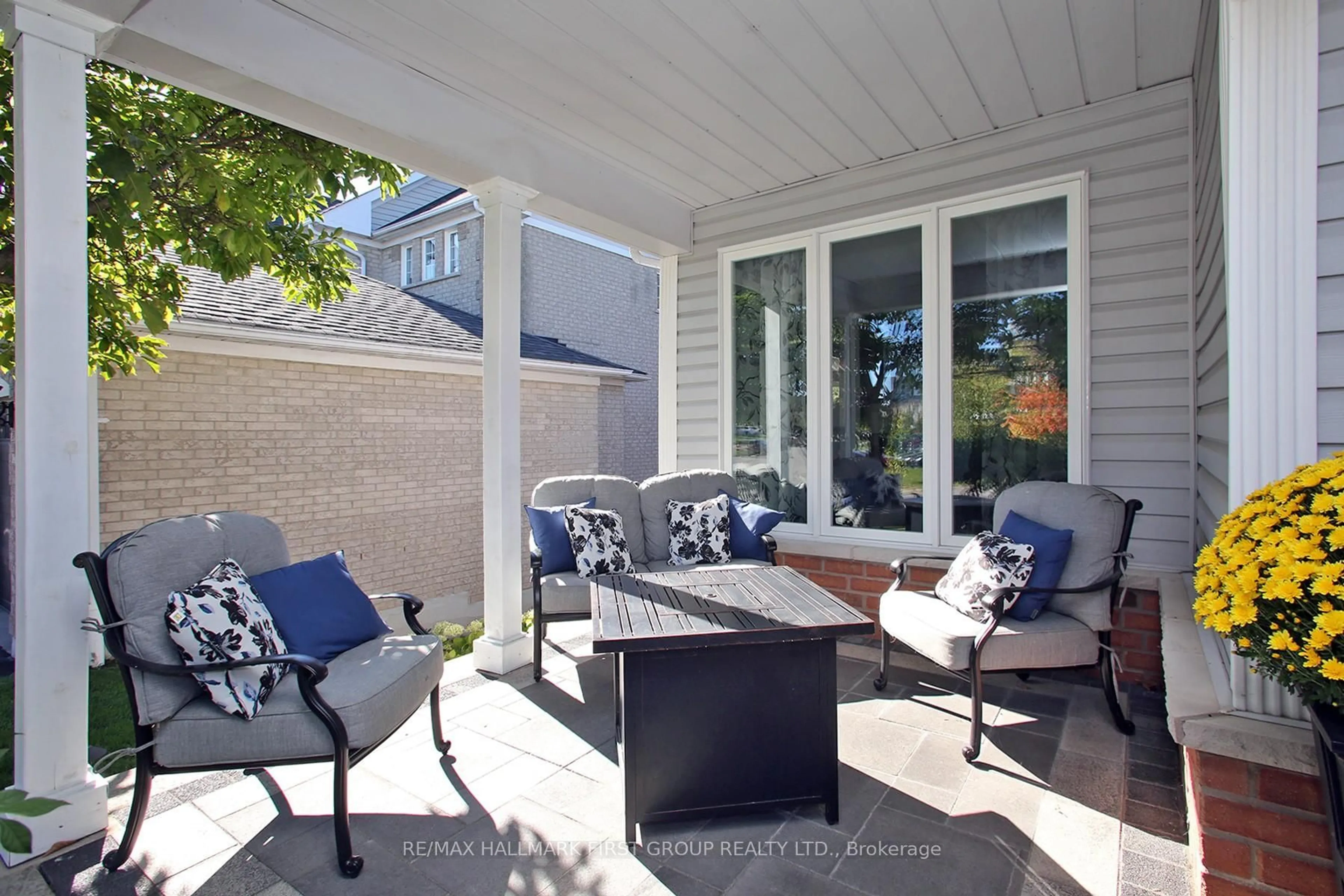 Patio, street for 1010 Glenbourne Dr, Oshawa Ontario L1K 2P9