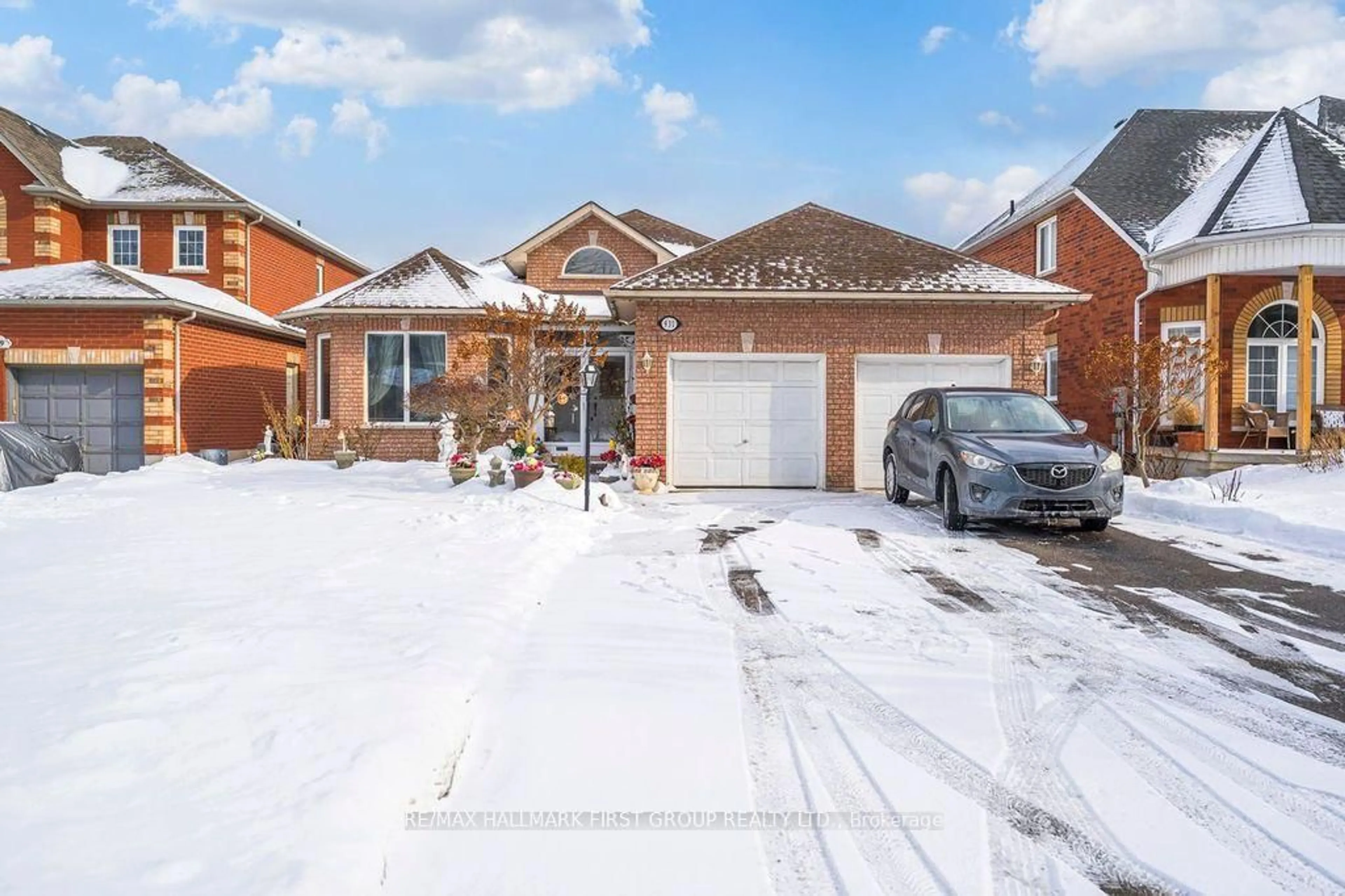 Home with brick exterior material, street for 931 Pickering Beach Rd, Ajax Ontario L1S 1G3