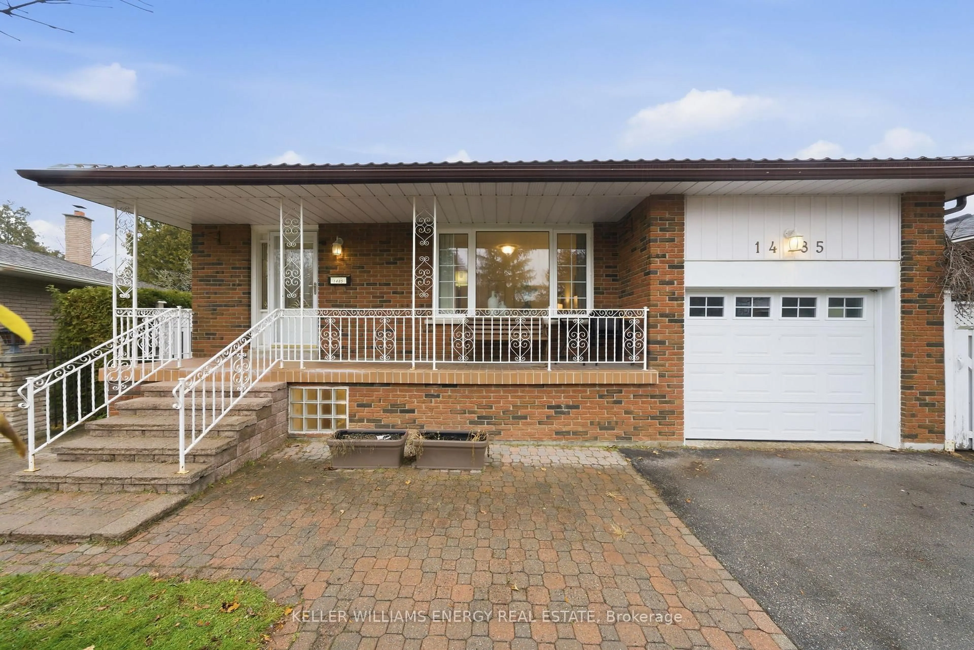 Home with brick exterior material, street for 1485 Oneida Crt, Oshawa Ontario L1G 4M7