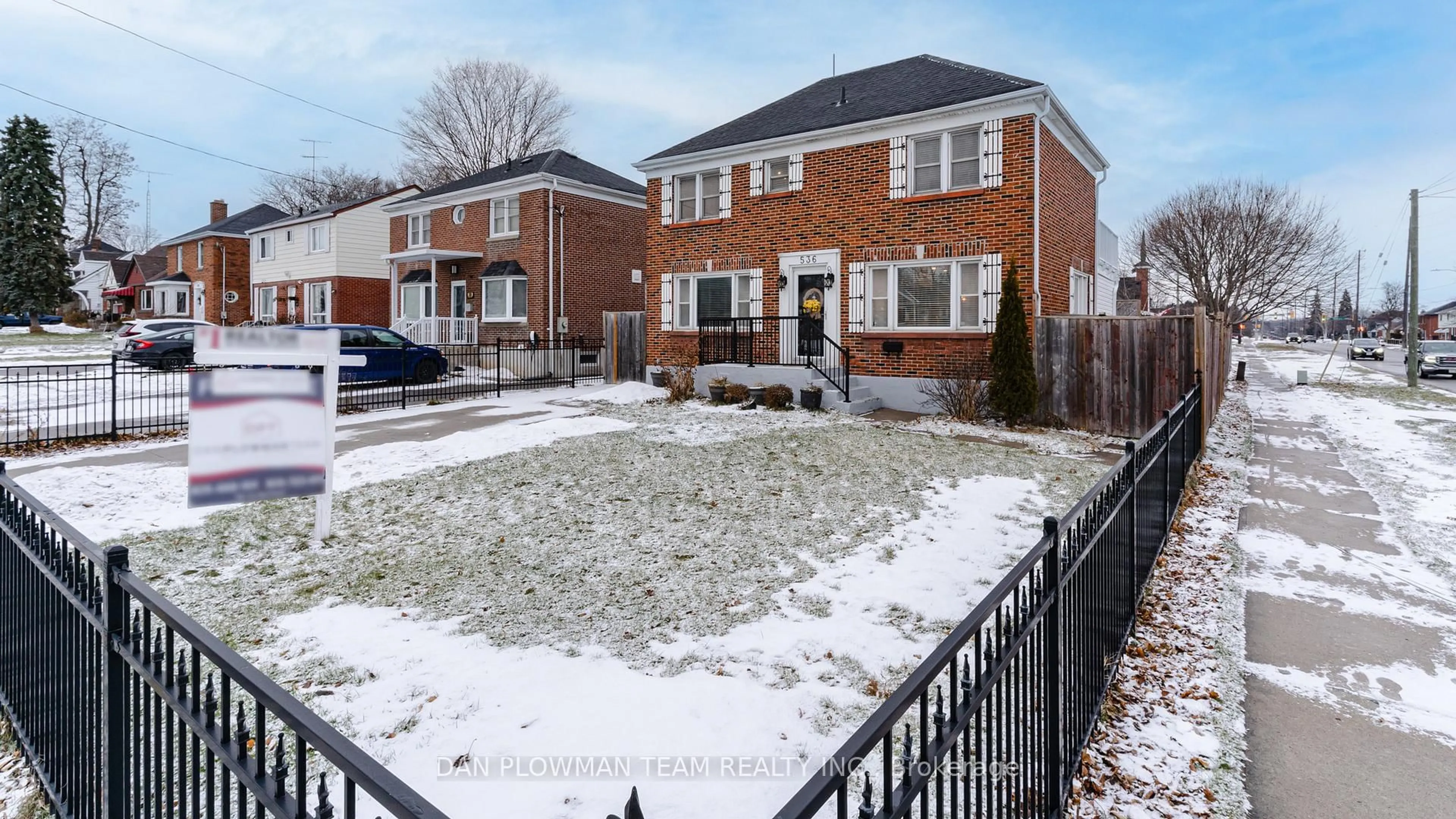 Home with brick exterior material, street for 536 King St, Oshawa Ontario L1H 1G1