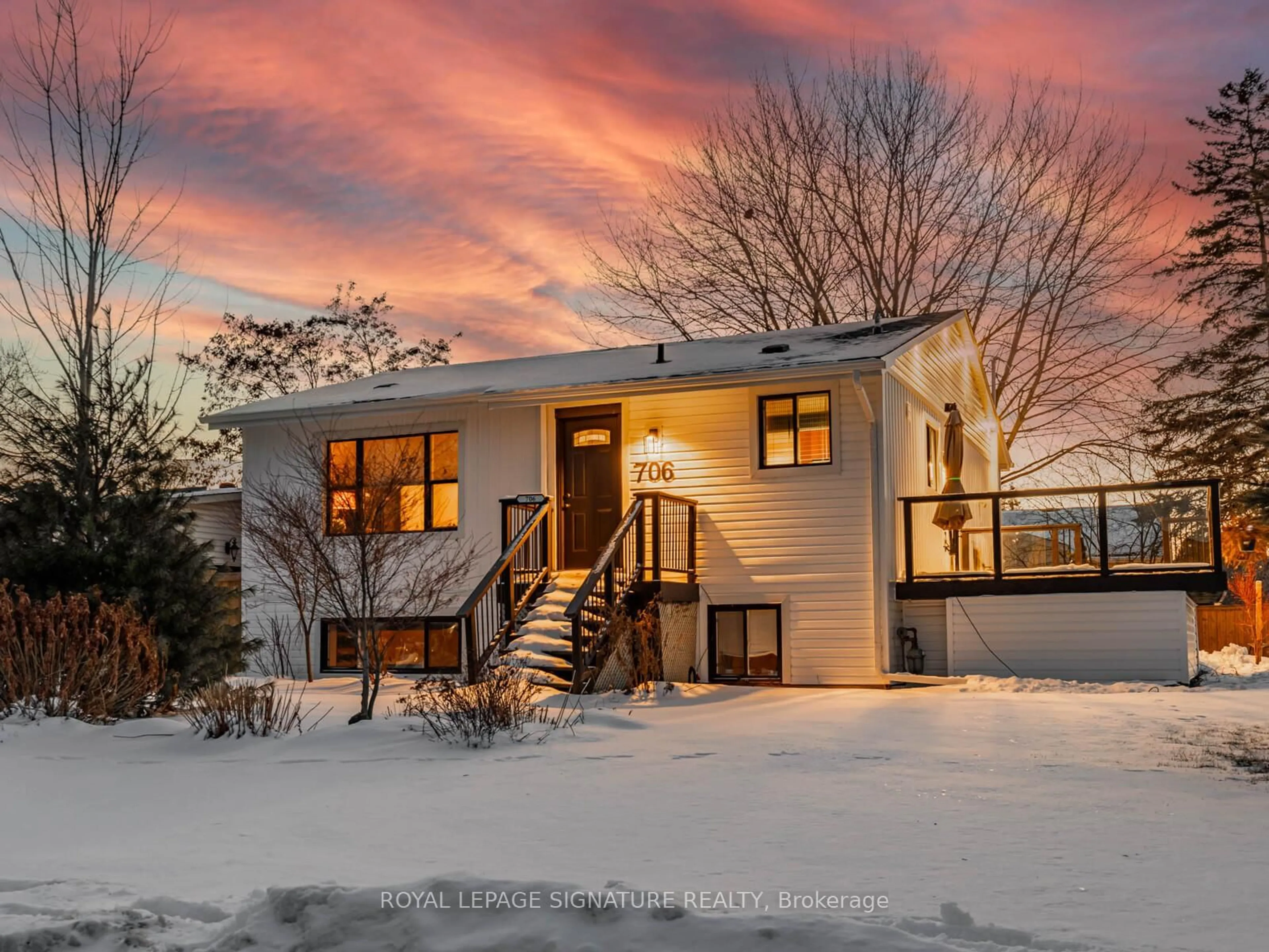 Unknown for 706 Annland St, Pickering Ontario L1W 1B3