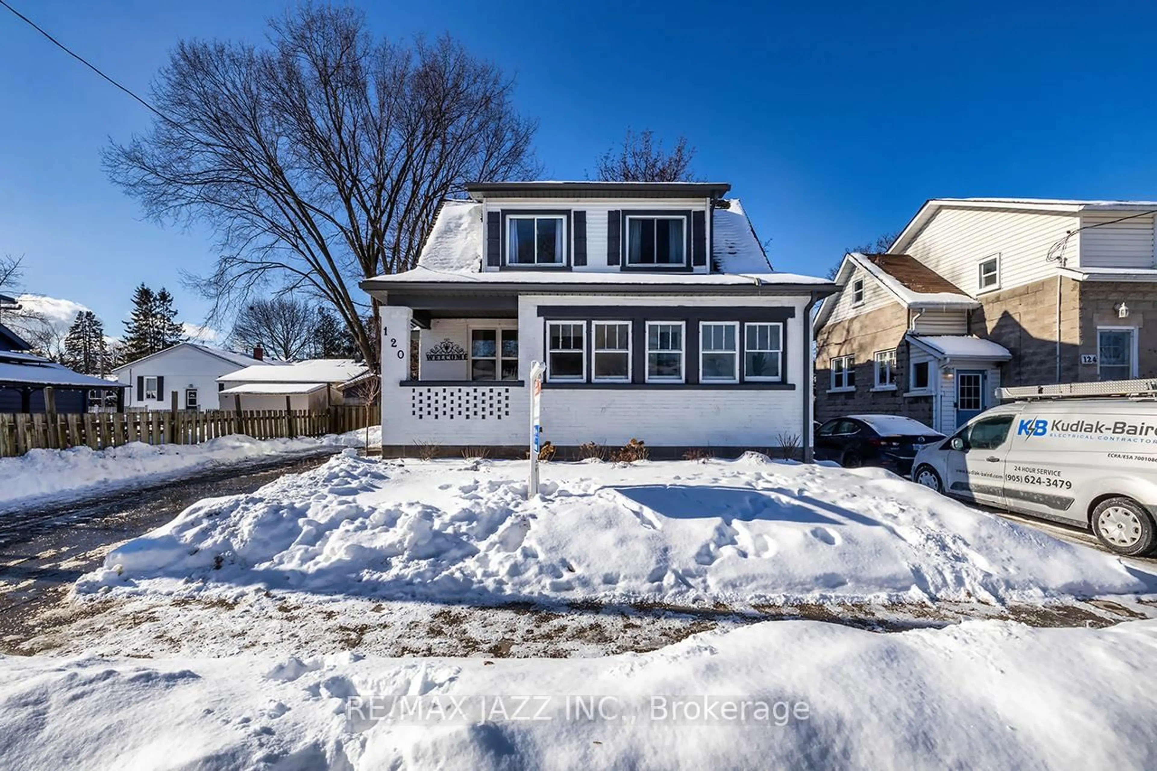 Home with vinyl exterior material, street for 120 Elgin St, Clarington Ontario L1C 3E7