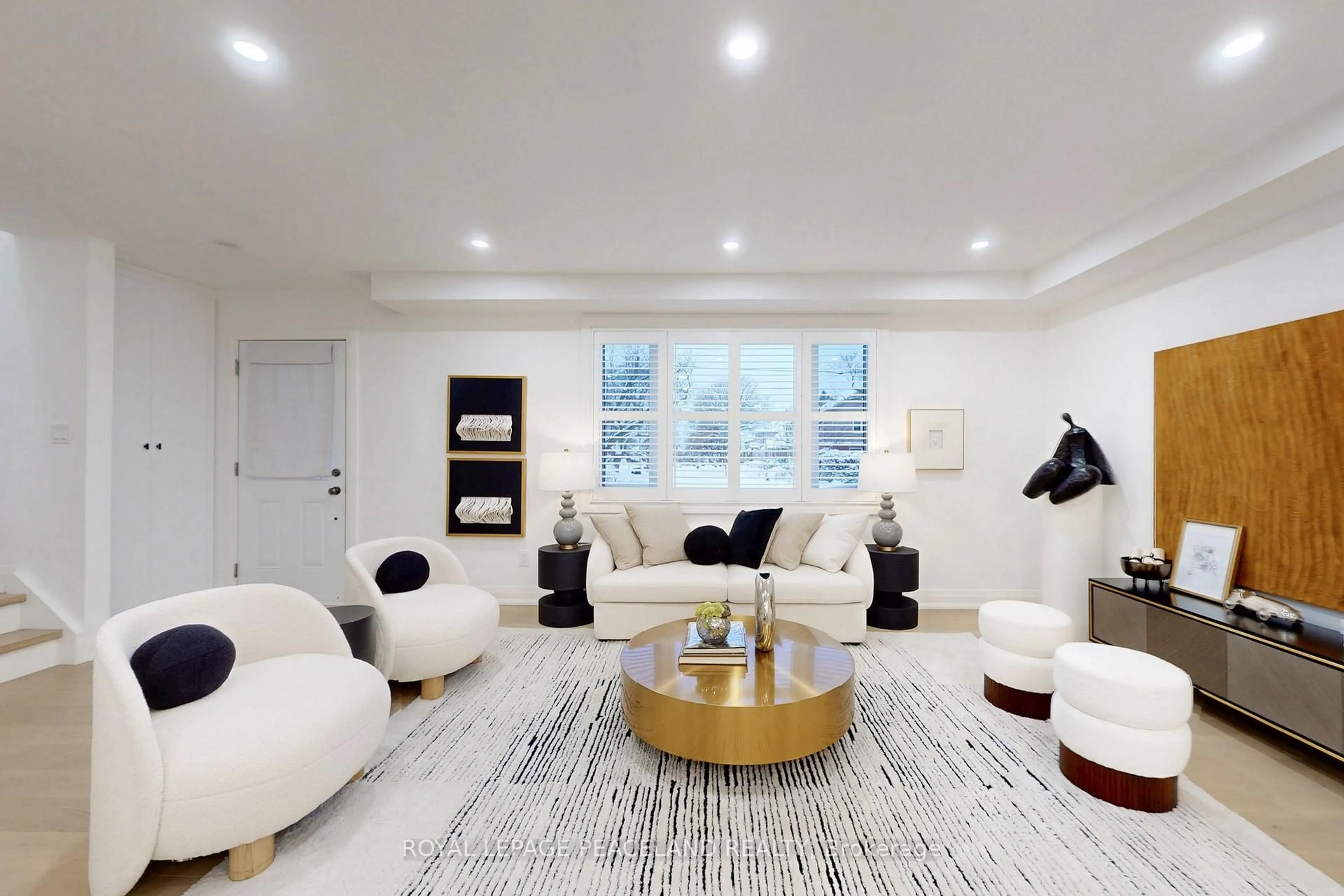 Living room with furniture, unknown for 29 Rosita Cres, Toronto Ontario M1L 1X7