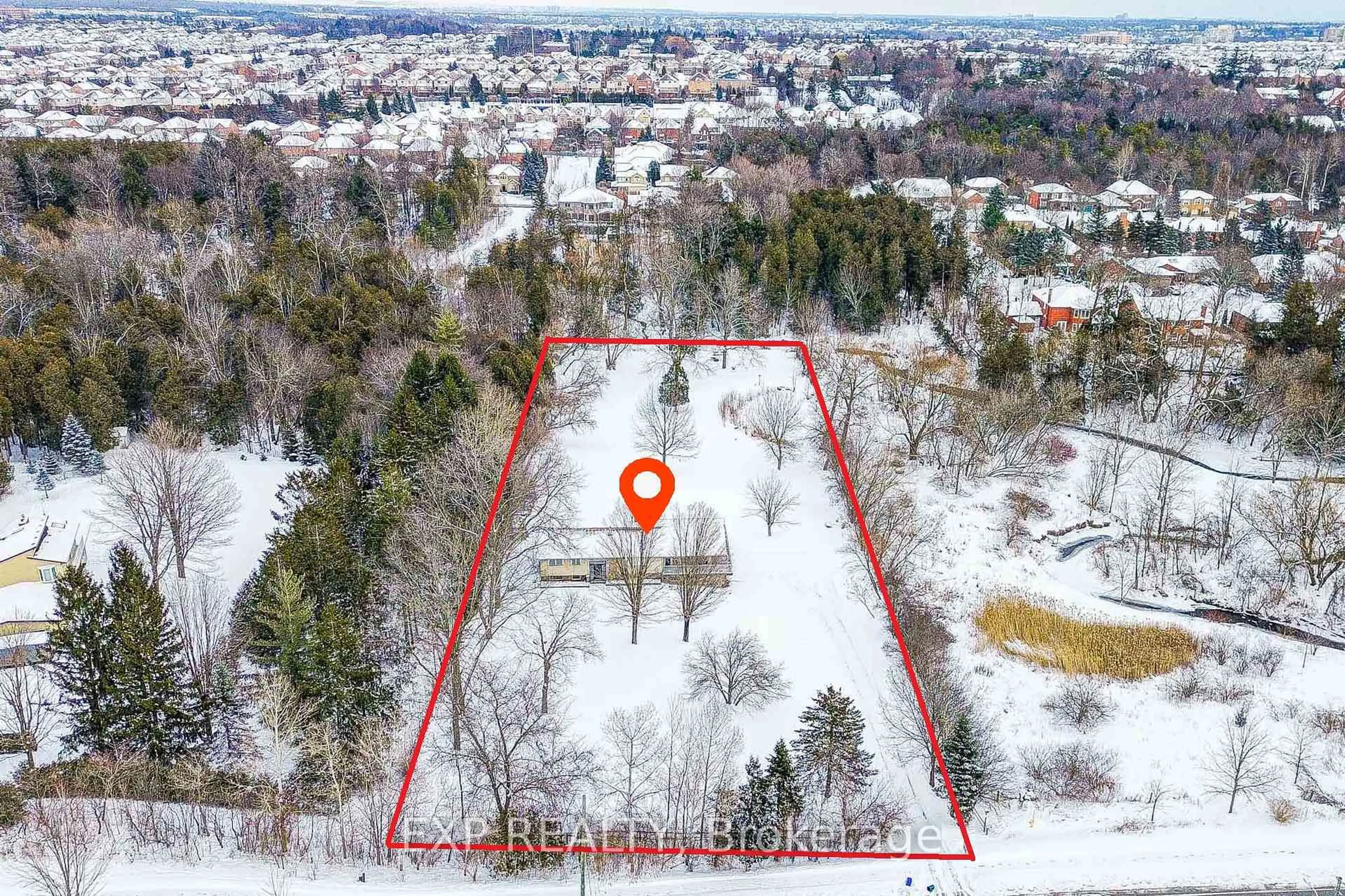 A pic from outside/outdoor area/front of a property/back of a property/a pic from drone, unknown for 3505 Cochrane St, Whitby Ontario L1R 2P2