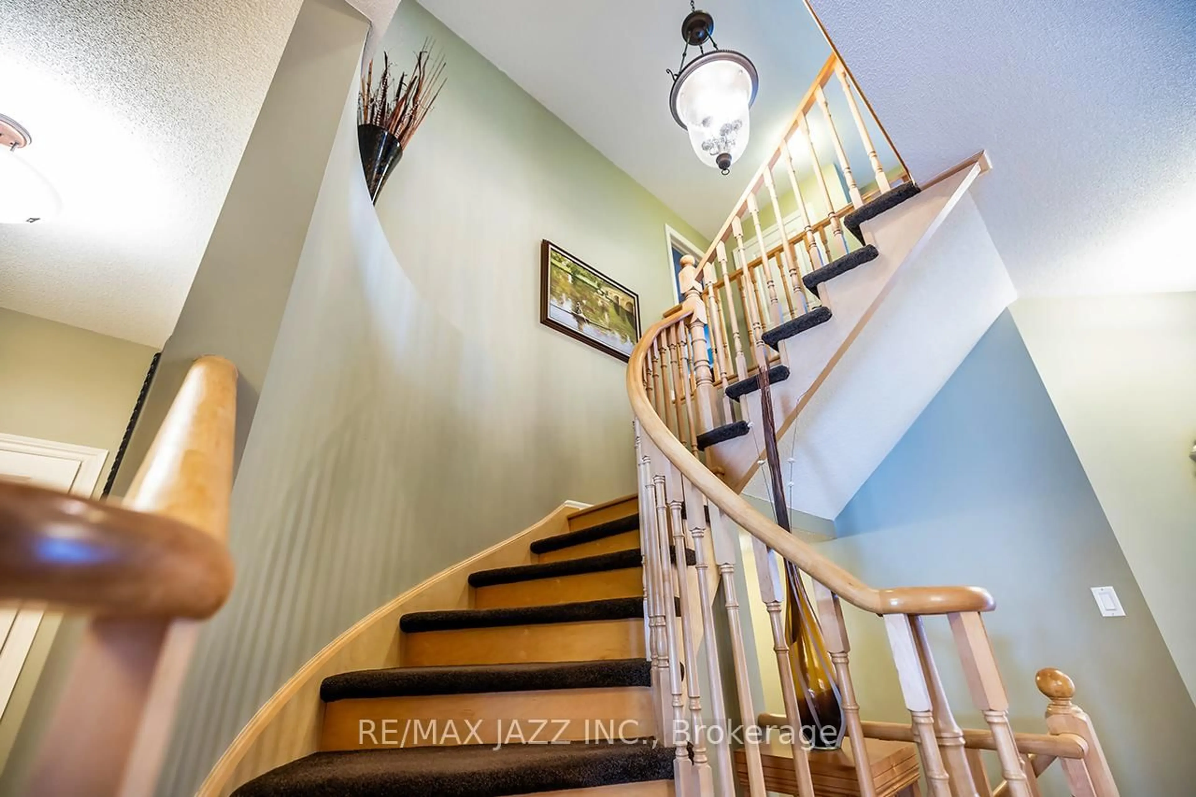 Unknown for 2246 Pindar Cres, Oshawa Ontario L1L 0C6