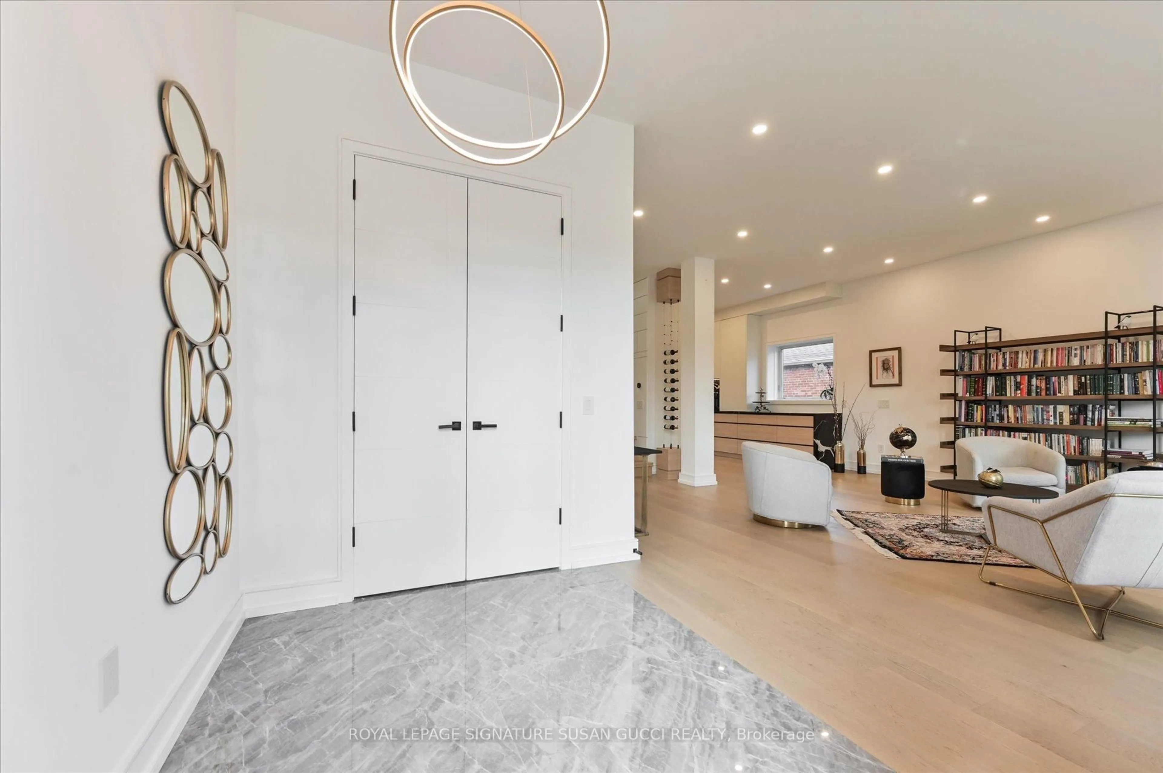 Indoor entryway for 36 Glenshaw Cres, Toronto Ontario M4B 2C9