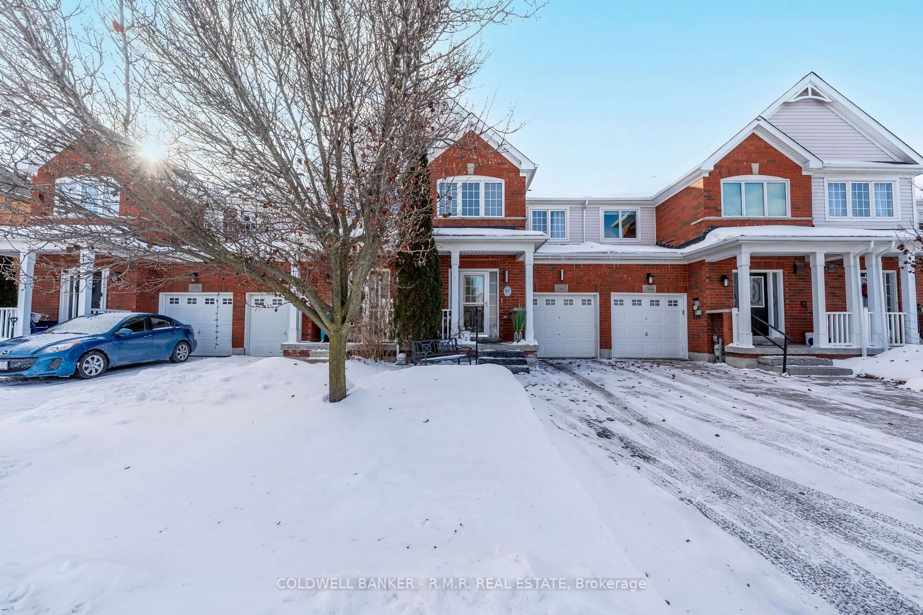 A pic from outside/outdoor area/front of a property/back of a property/a pic from drone, street for 1362 Livesey Crt, Oshawa Ontario L1K 0G8