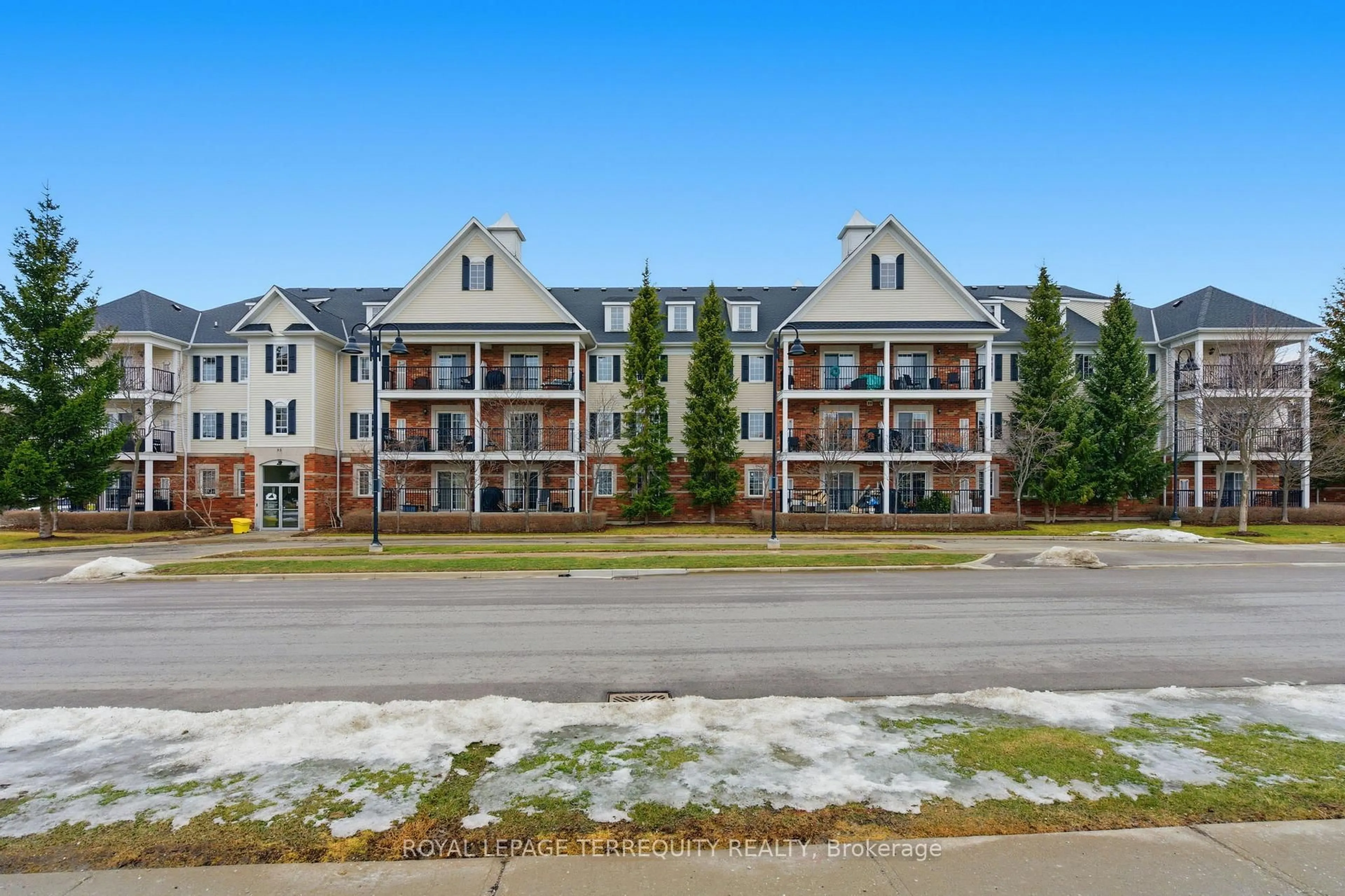 A pic from outside/outdoor area/front of a property/back of a property/a pic from drone, unknown for 55 Shipway Ave #305, Clarington Ontario L1B 0B6