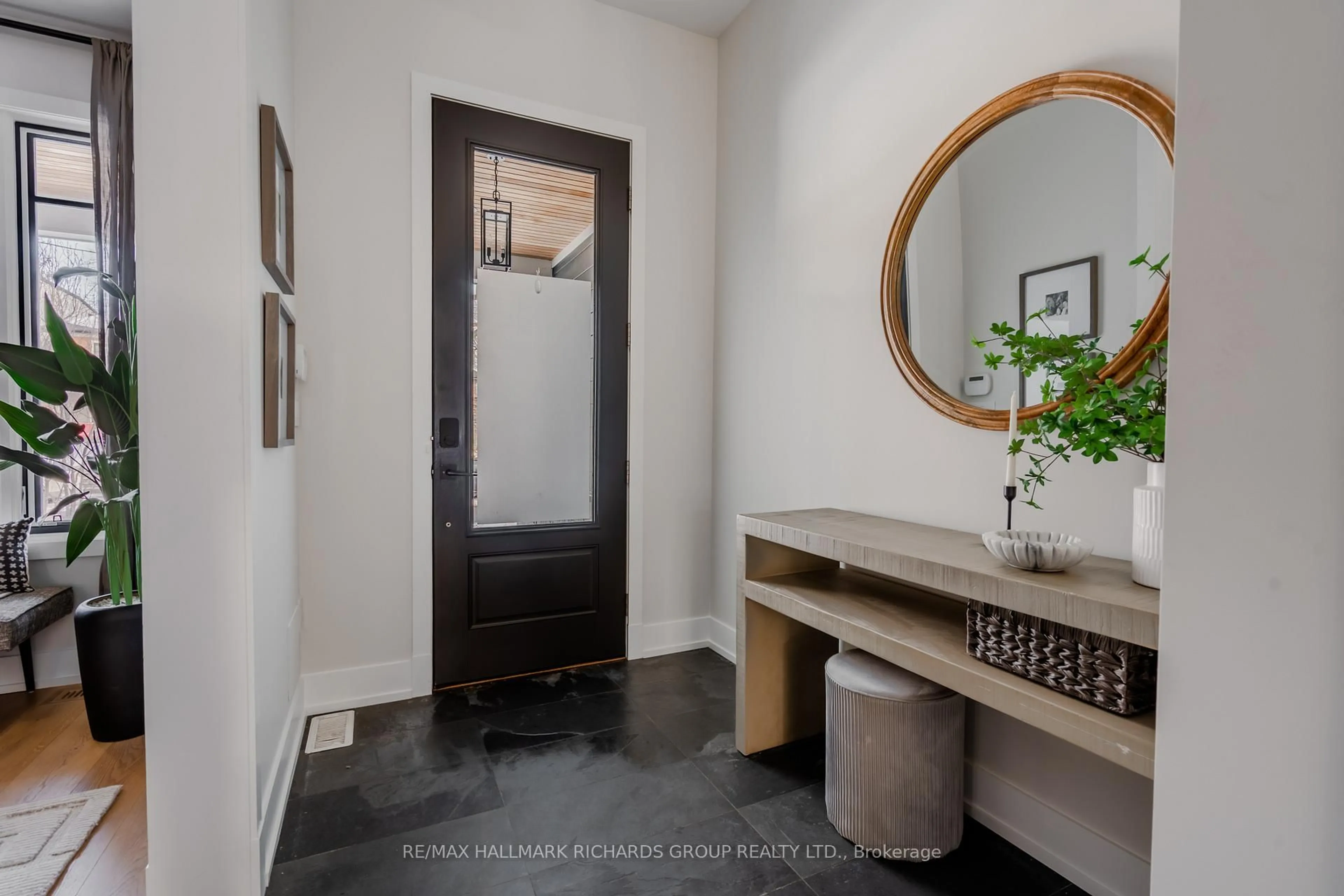 Indoor entryway for 96 Scarborough Rd, Toronto Ontario M4E 3M5