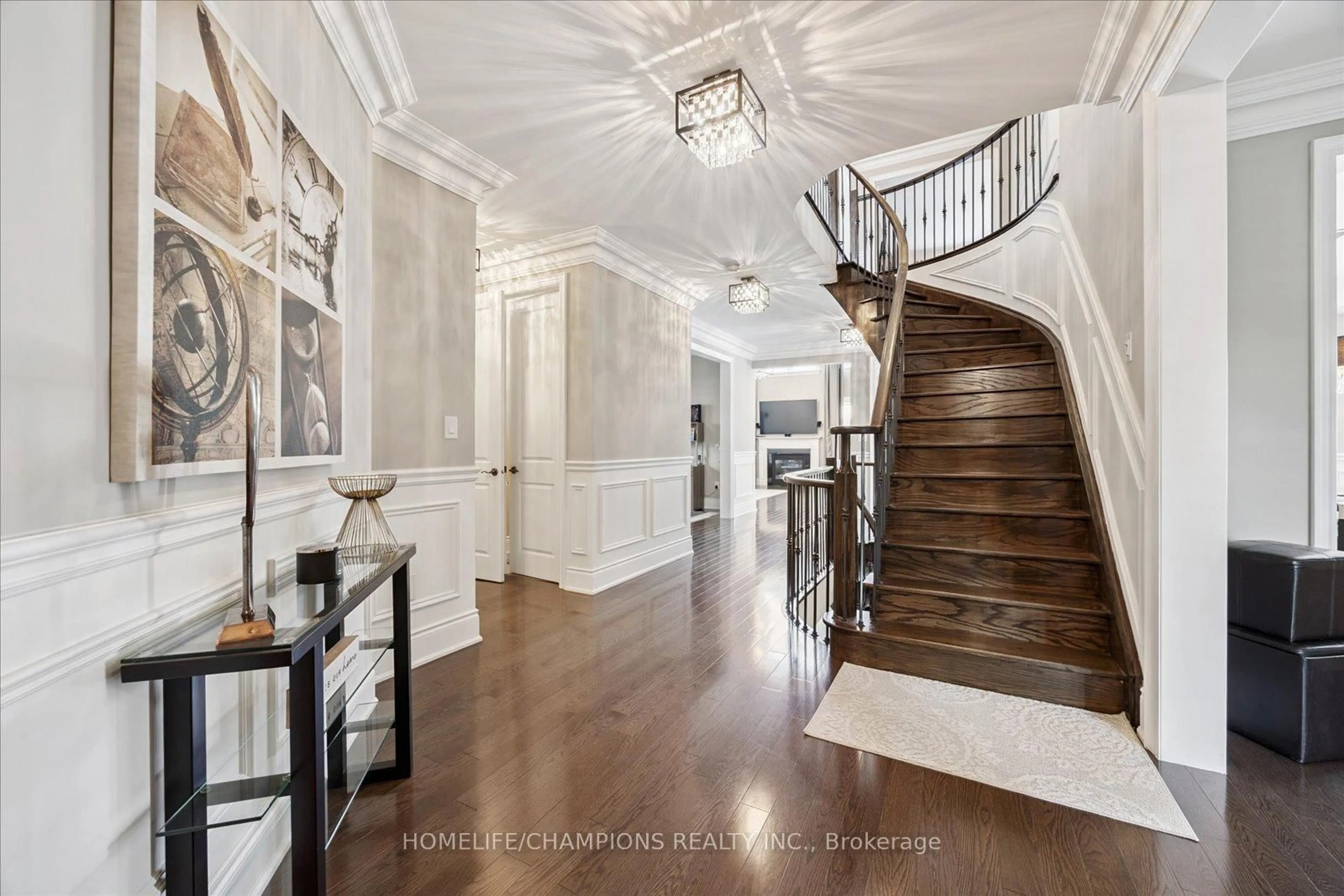 Indoor foyer for 1612 Sandhurst Cres, Pickering Ontario L1V 6W2