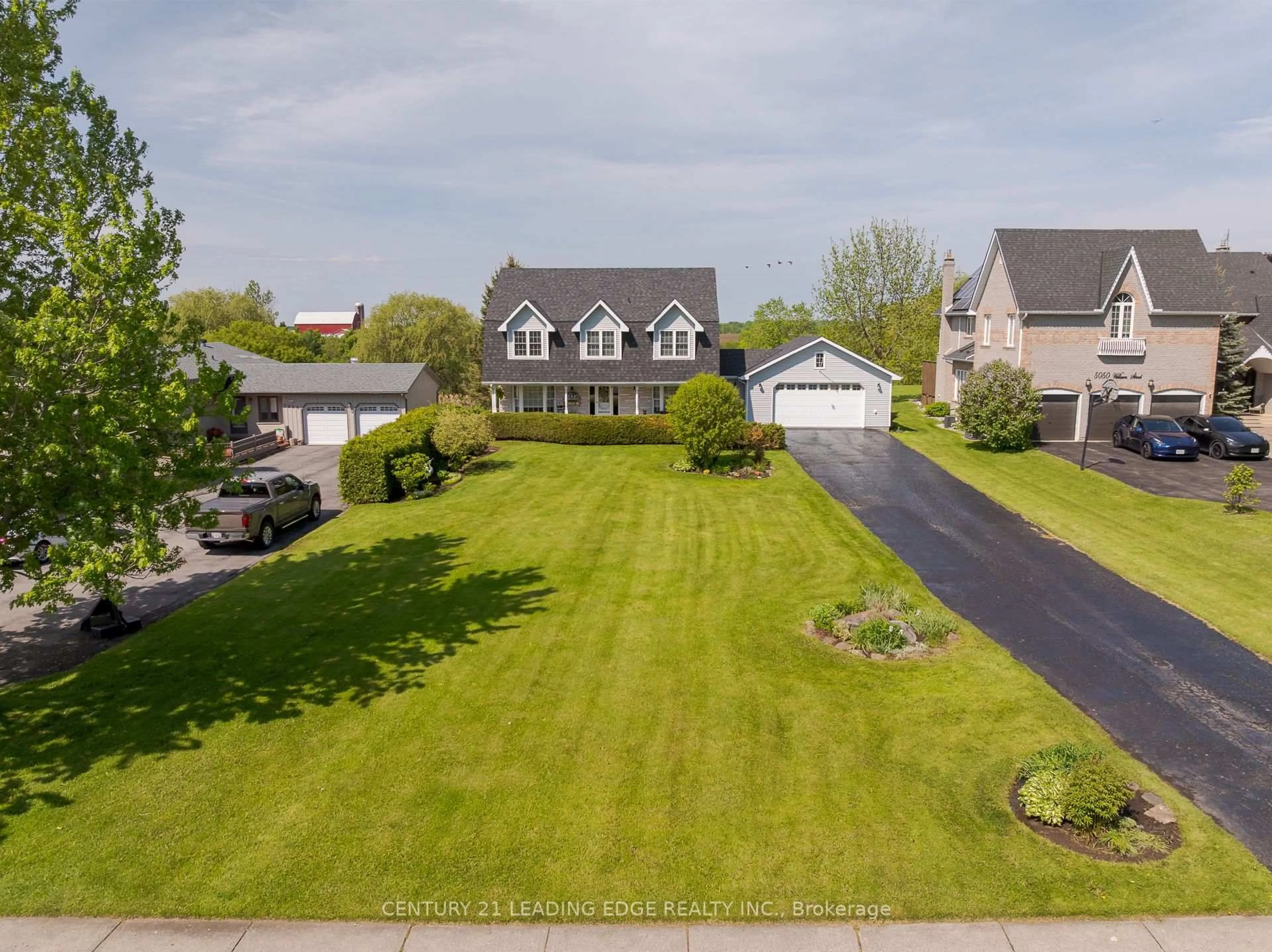 A pic from outside/outdoor area/front of a property/back of a property/a pic from drone, street for 5048 William St, Pickering Ontario L1Y 1B2