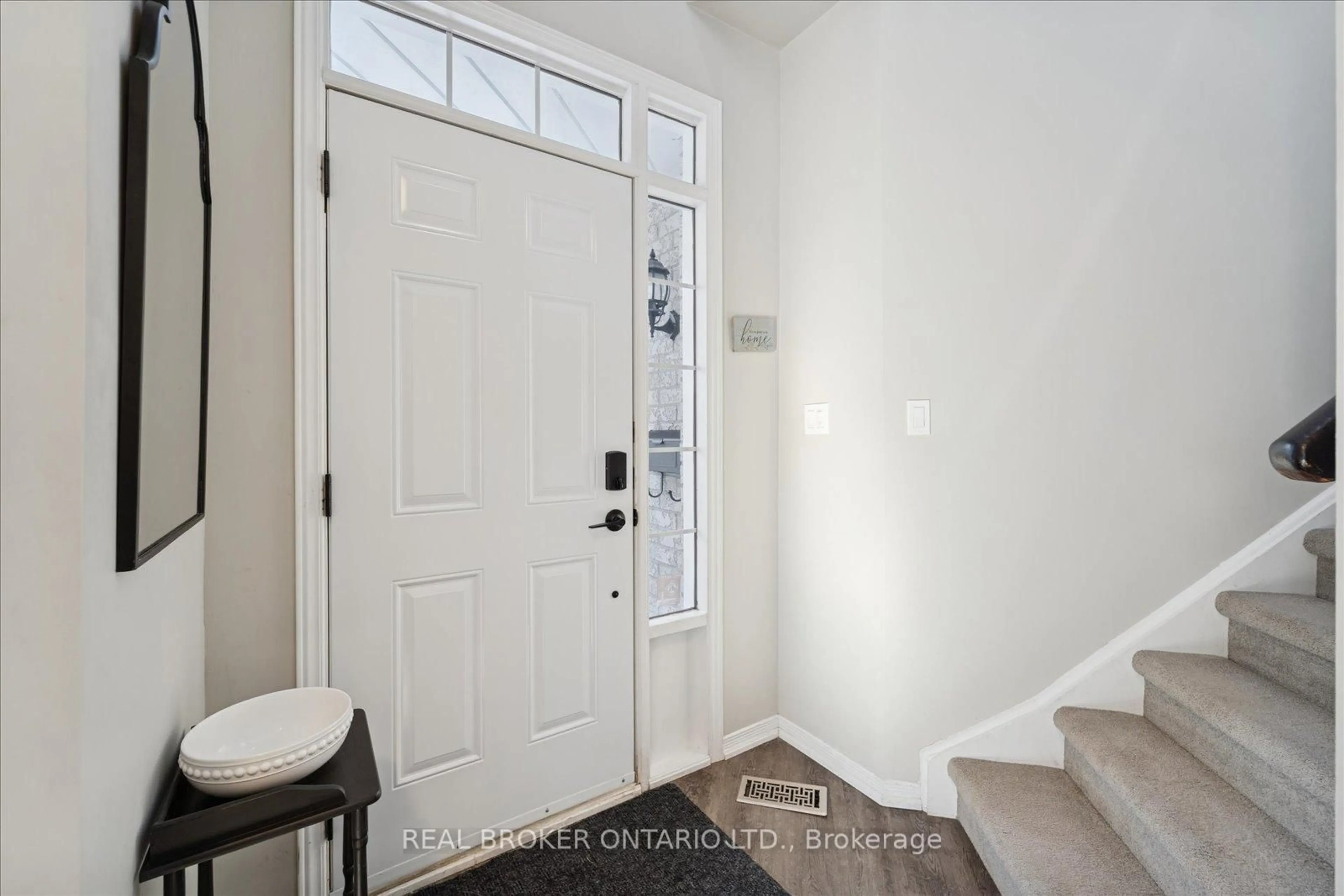 Indoor entryway for 1053 Timberland Cres, Oshawa Ontario L1K 2L9