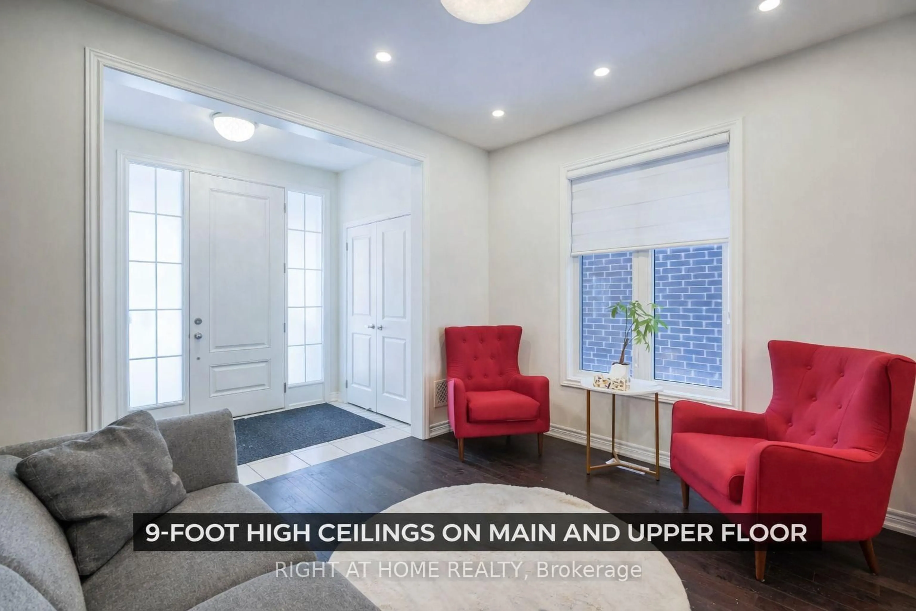 Indoor entryway for 33 Auckland Dr, Whitby Ontario L1P 0H4