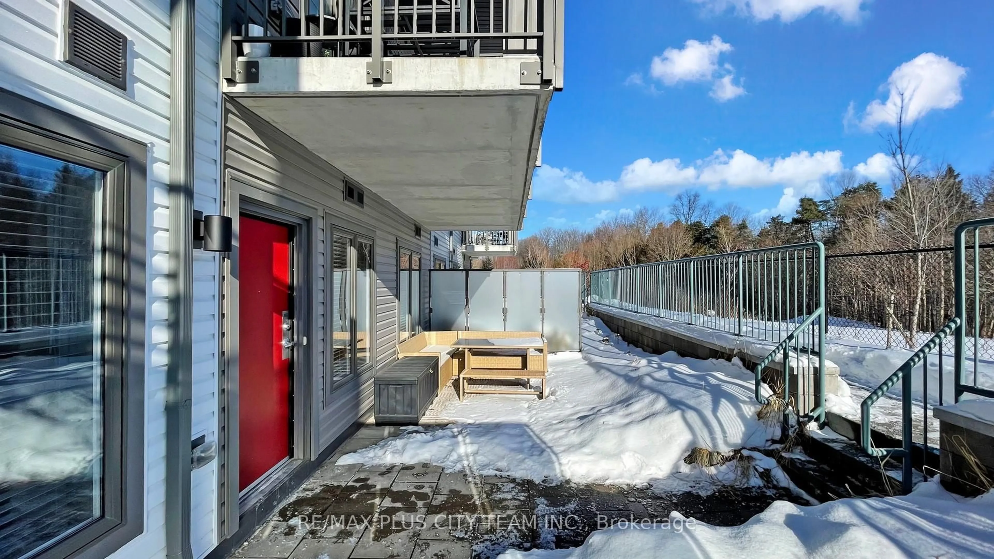 Patio, unknown for 2635 William Jackson Dr #802, Pickering Ontario L1X 0L4