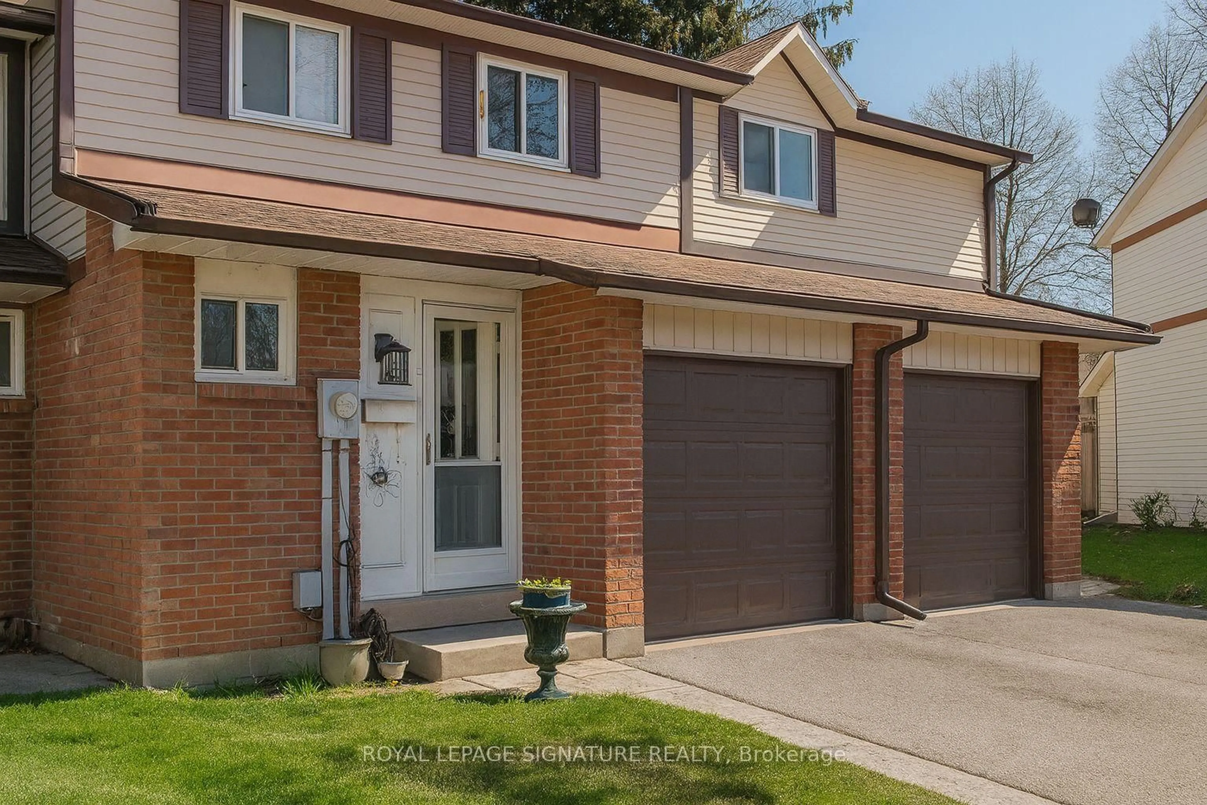 Home with brick exterior material, street for 44 Parker Cres, Ajax Ontario L1S 3R5