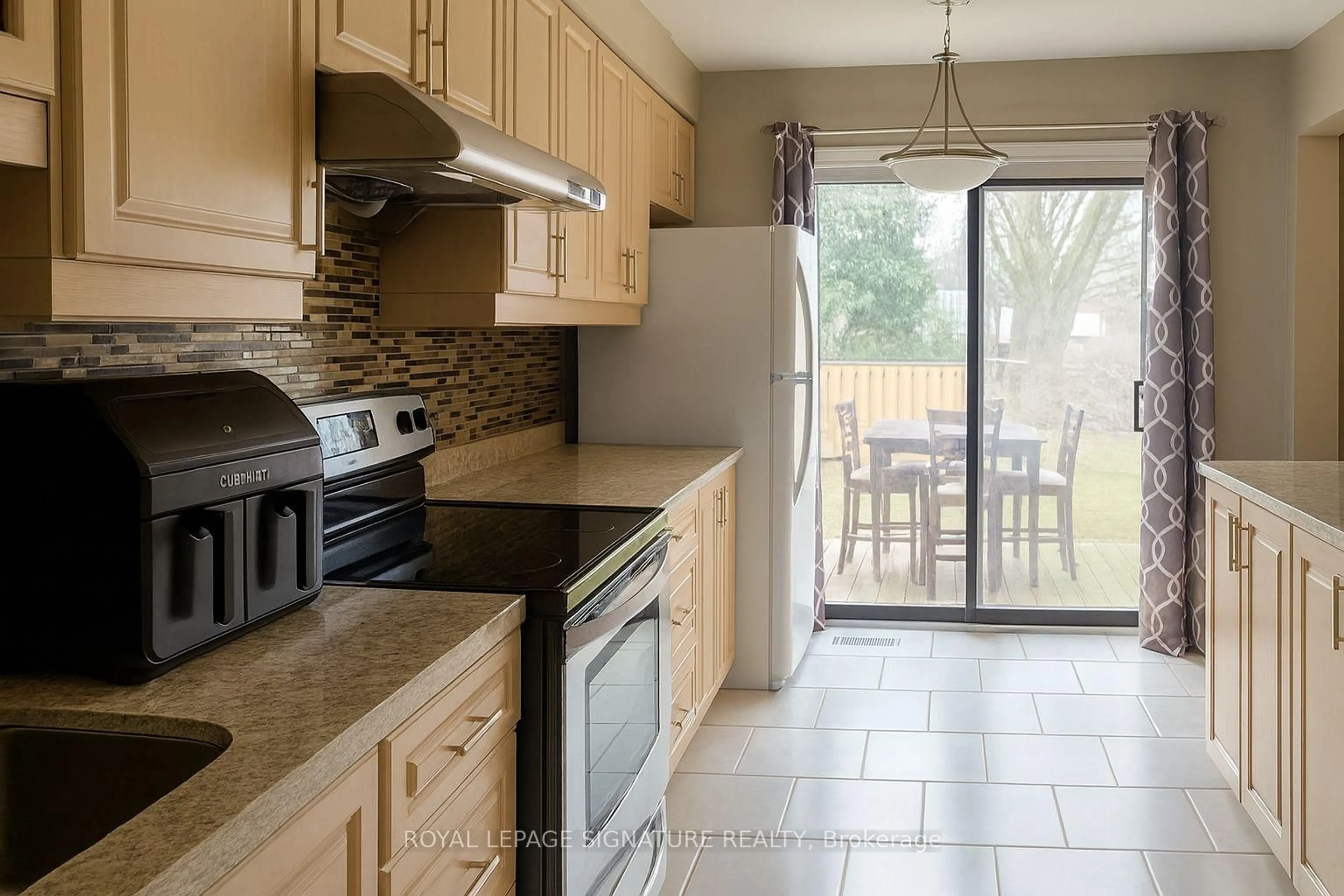 Standard kitchen, ceramic/tile floor for 44 Parker Cres, Ajax Ontario L1S 3R5