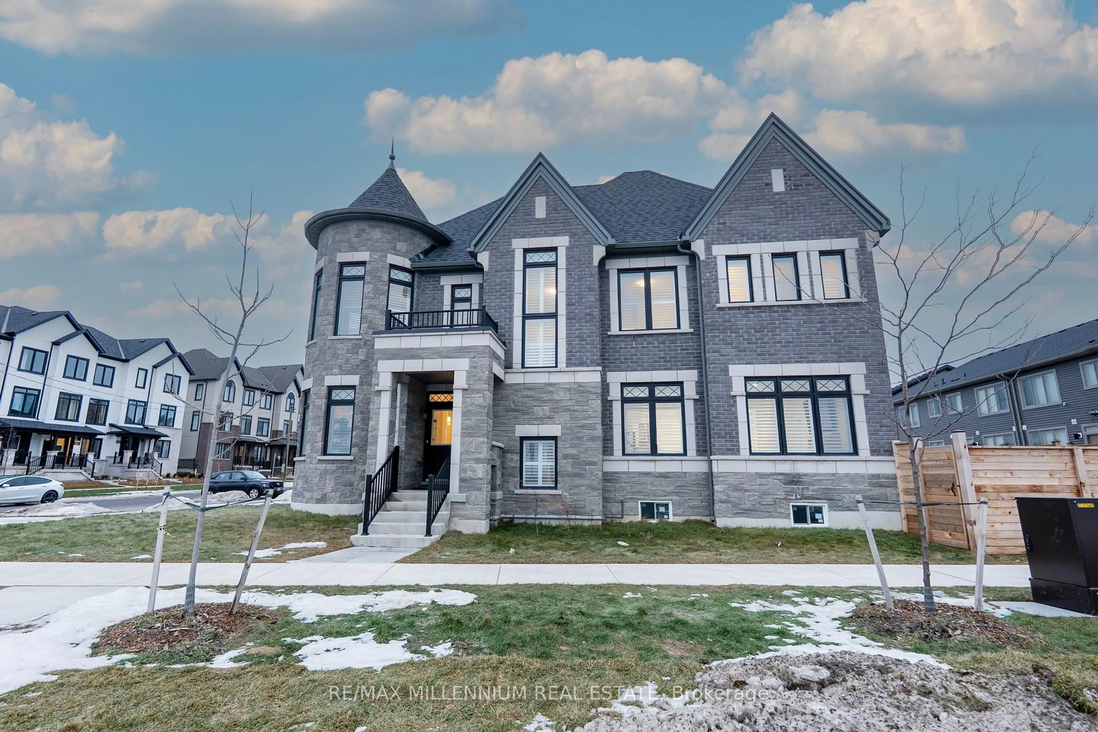 Home with brick exterior material, unknown for 1011 Dyas Ave, Oshawa Ontario L1L 0V4