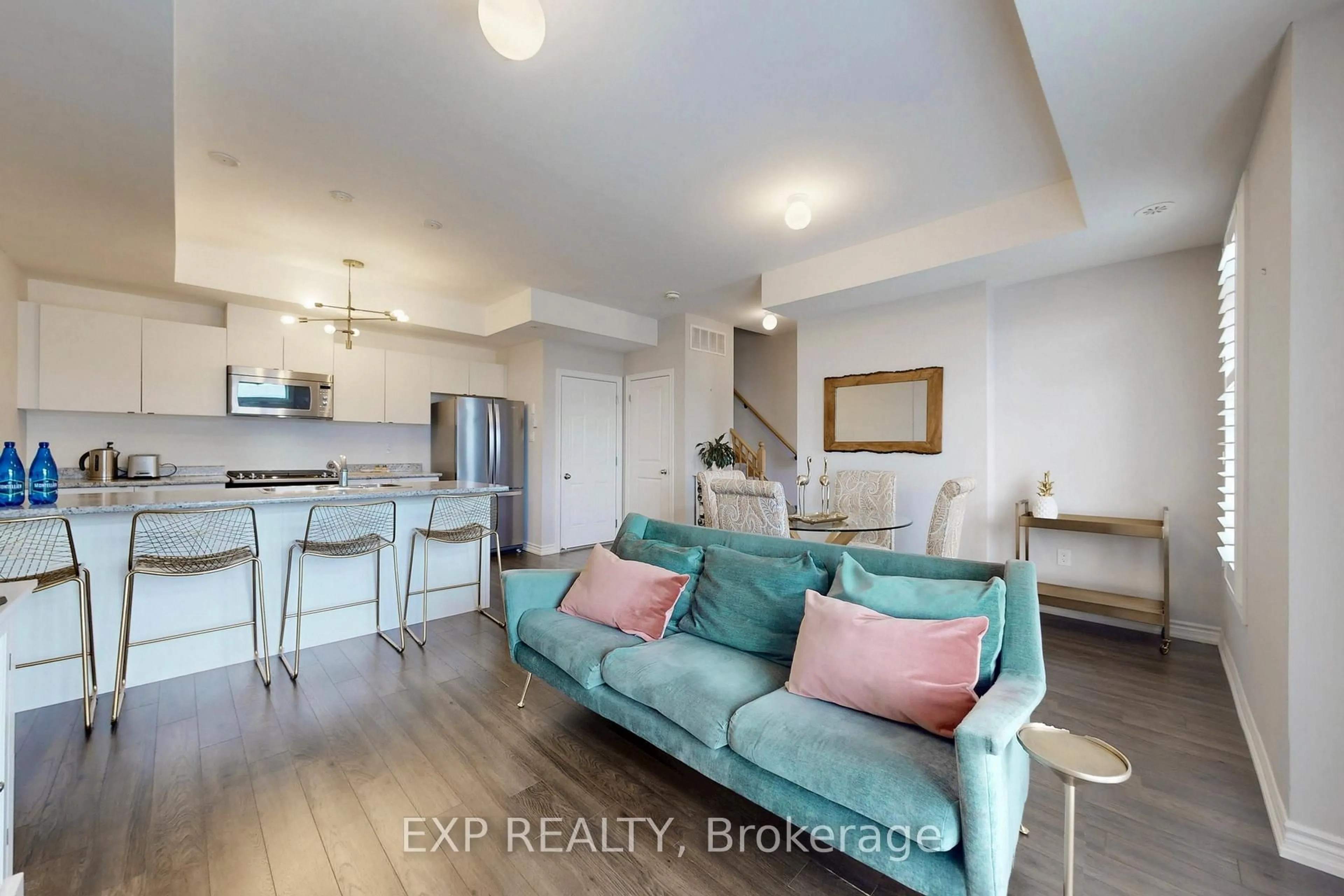 Living room with furniture, unknown for 2584 William Jackson Dr #94, Pickering Ontario L1X 0E5