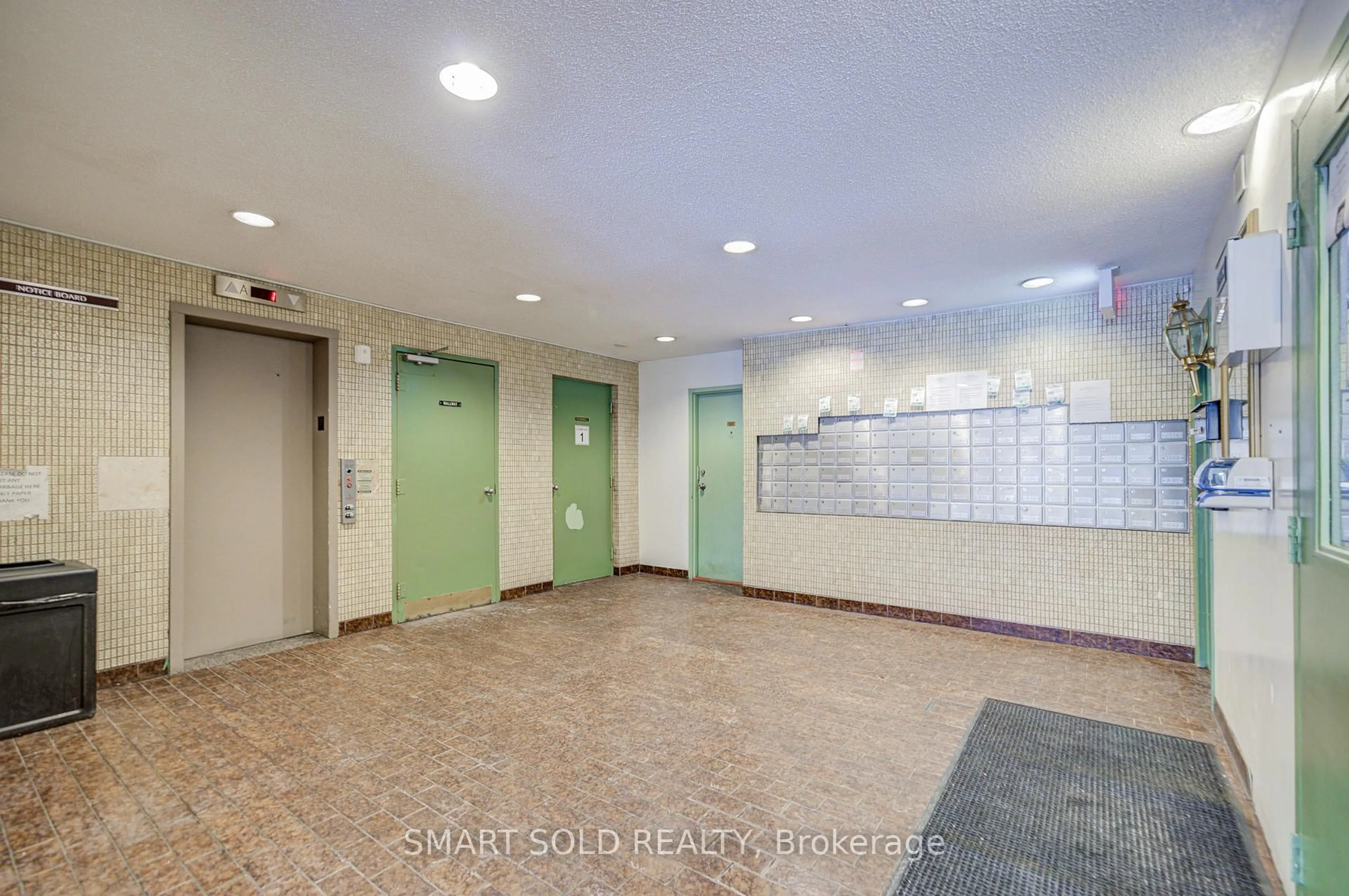 Indoor foyer for 100 Mornelle Crt #2091, Toronto Ontario M1E 4X2