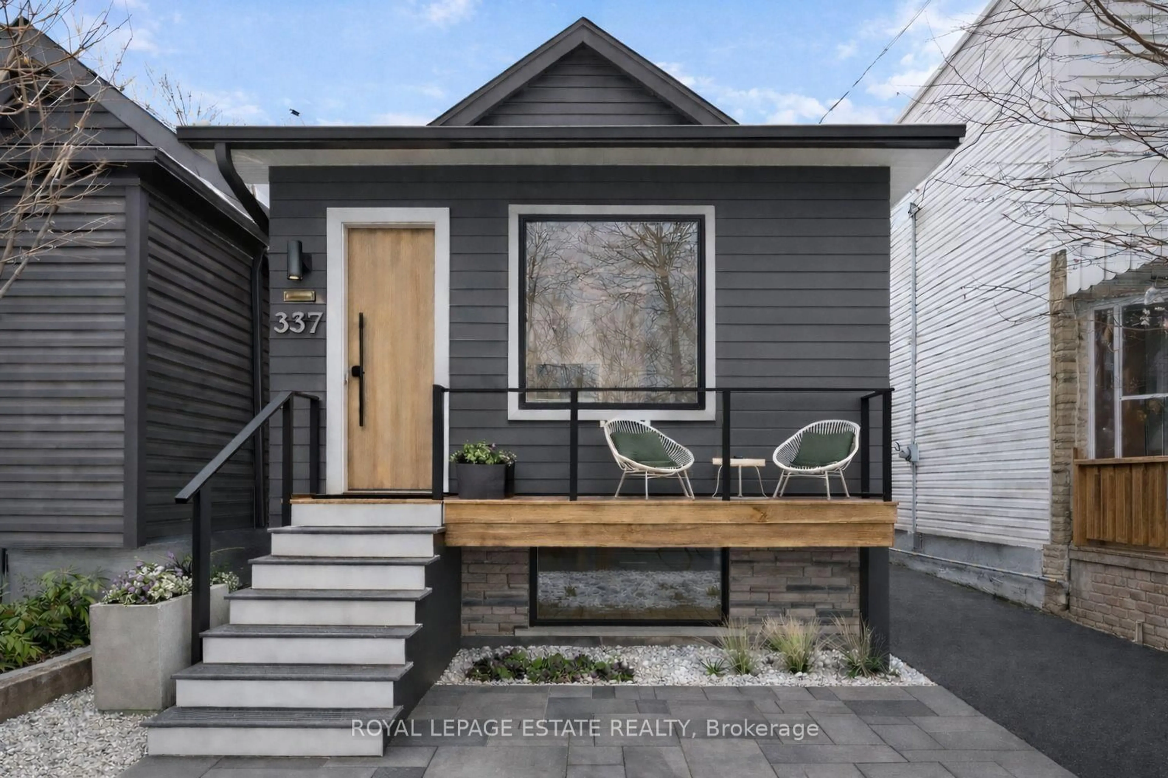 Home with vinyl exterior material, street for 337 Craven Rd, Toronto Ontario M4L 2Z5