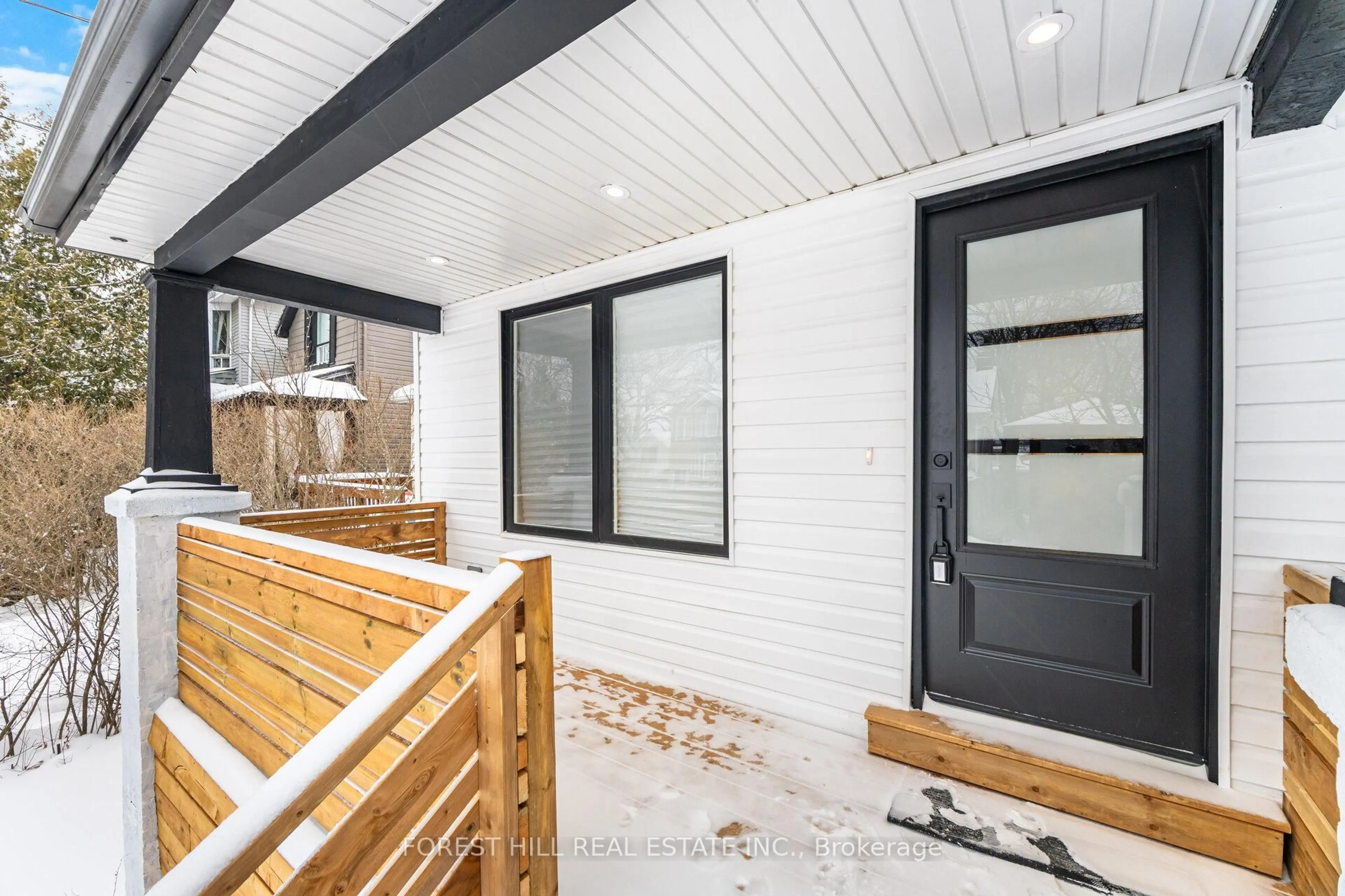 Indoor entryway for 128 Duvernet Ave, Toronto Ontario M4E 1V4