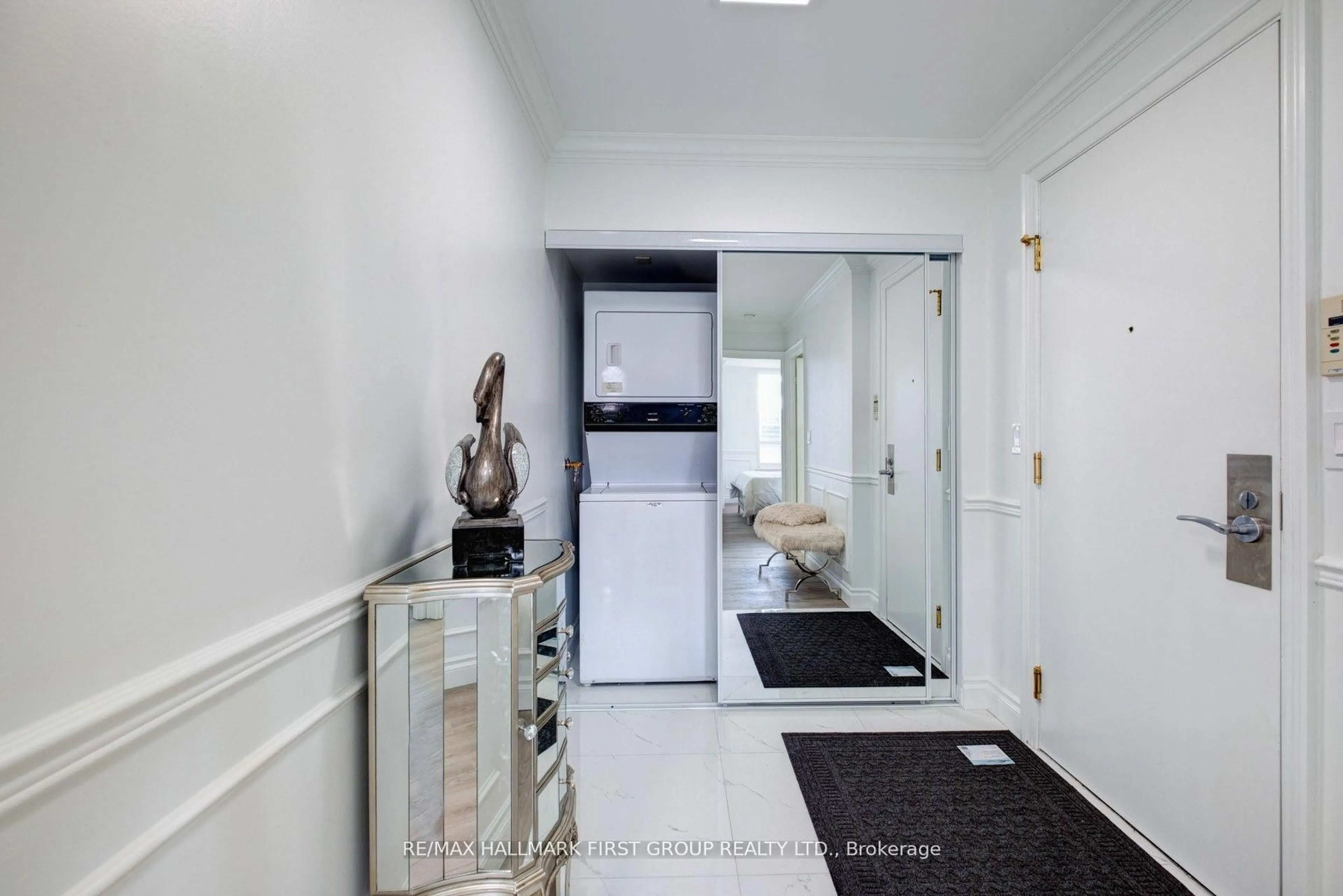 Indoor entryway for 1000 The Esplanade N #213, Pickering Ontario L1V 1B4