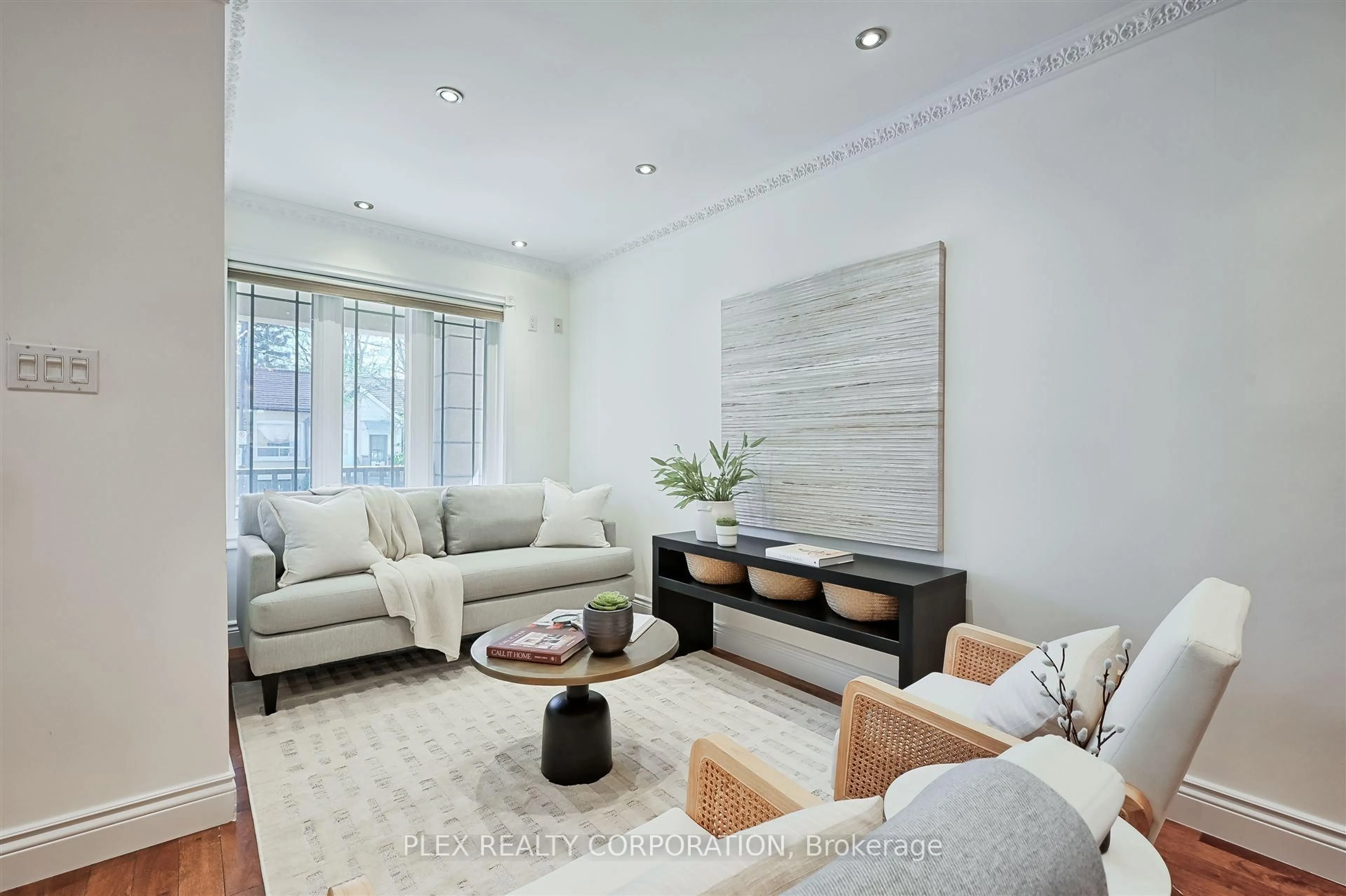 Living room with furniture, unknown for 192 Coxwell Ave, Toronto Ontario M4L 3B2