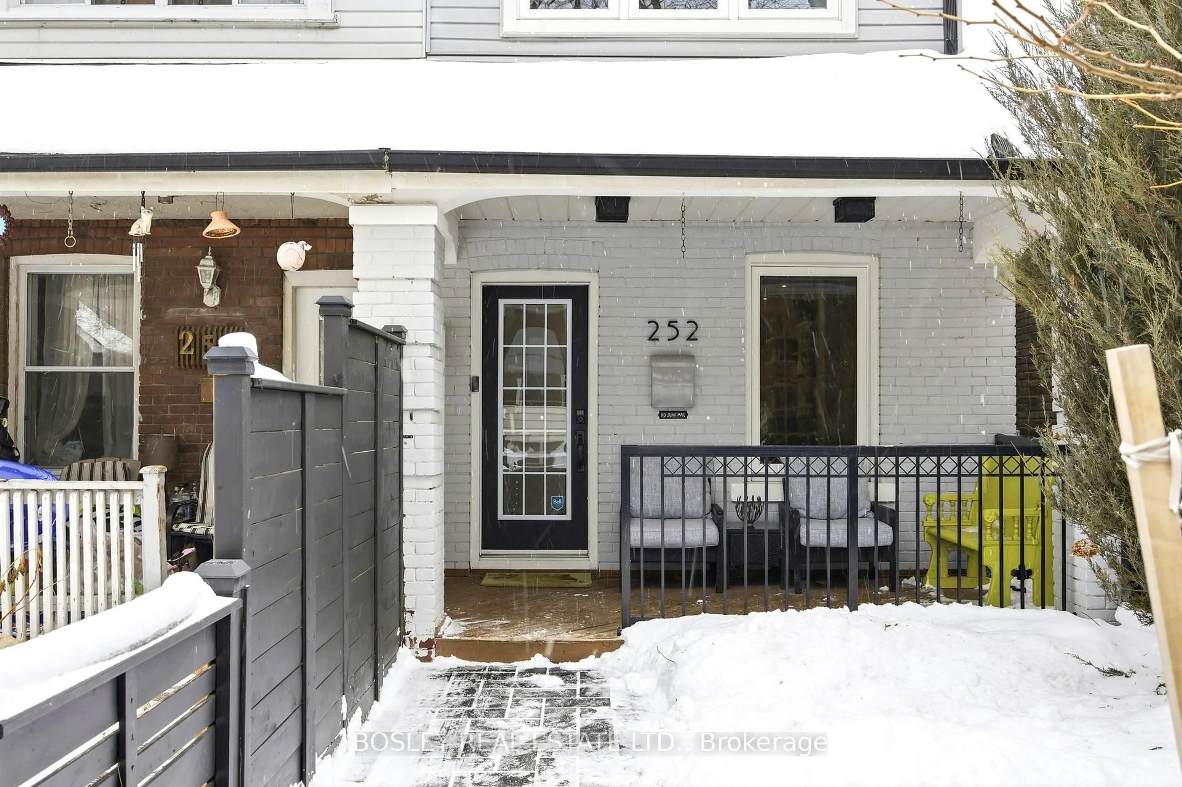 Indoor entryway for 252 Highfield Rd, Toronto Ontario M4L 2V5