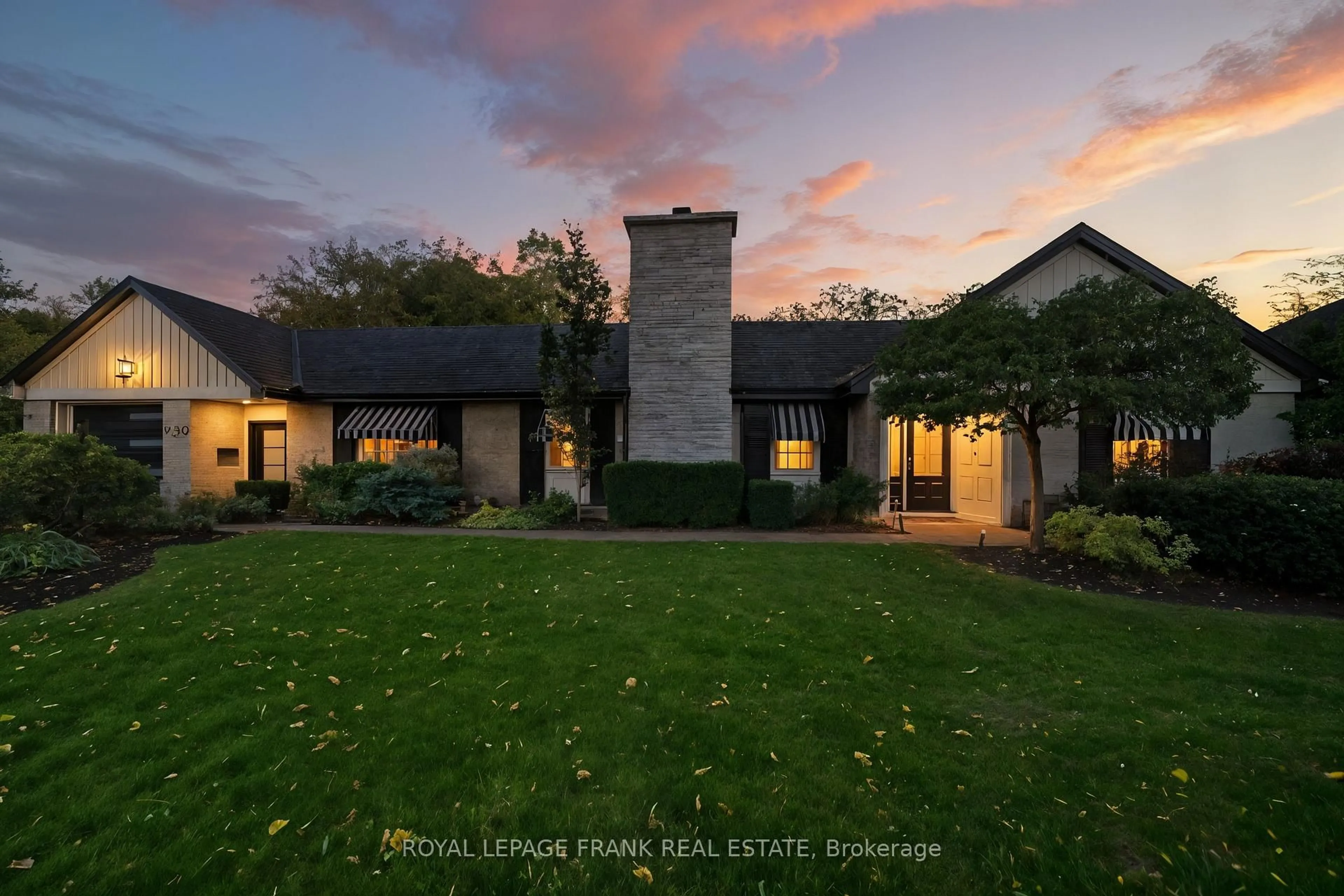 A pic from outside/outdoor area/front of a property/back of a property/a pic from drone, unknown for 739 Masson St, Oshawa Ontario L1G 5A7