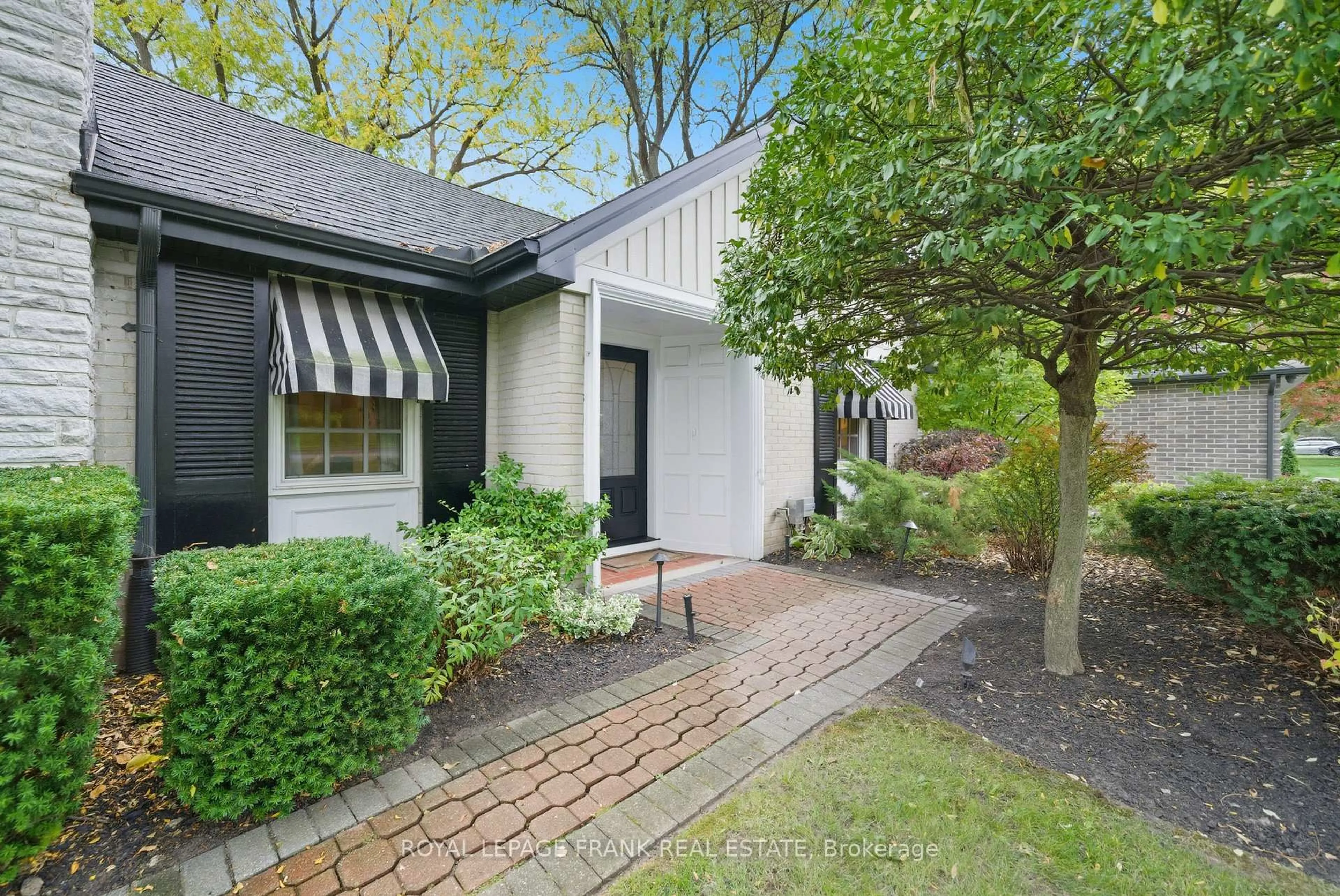 Unknown for 739 Masson St, Oshawa Ontario L1G 5A7