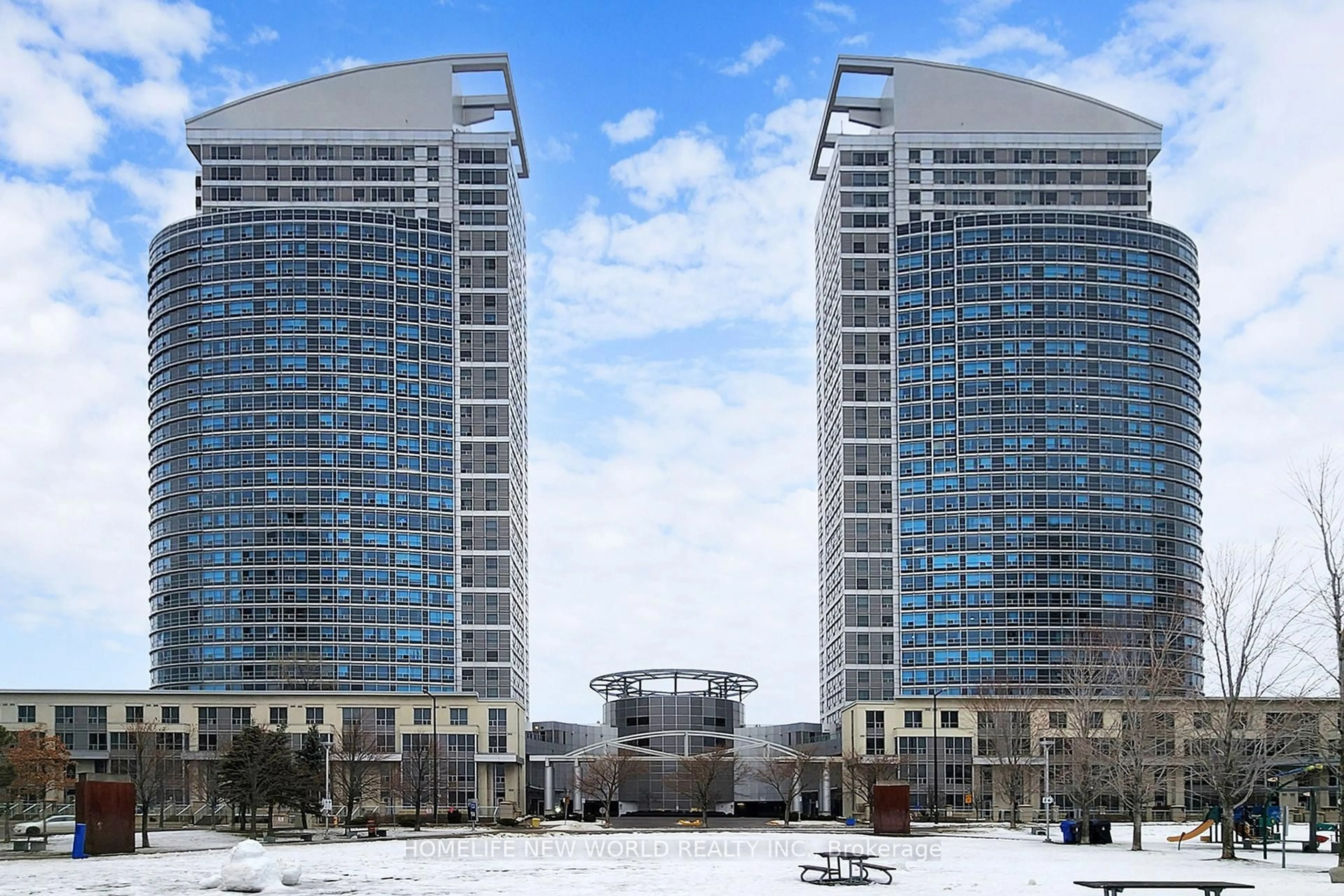 Indoor foyer for 36 Lee Centre Dr #3210, Toronto Ontario M1H 3K2