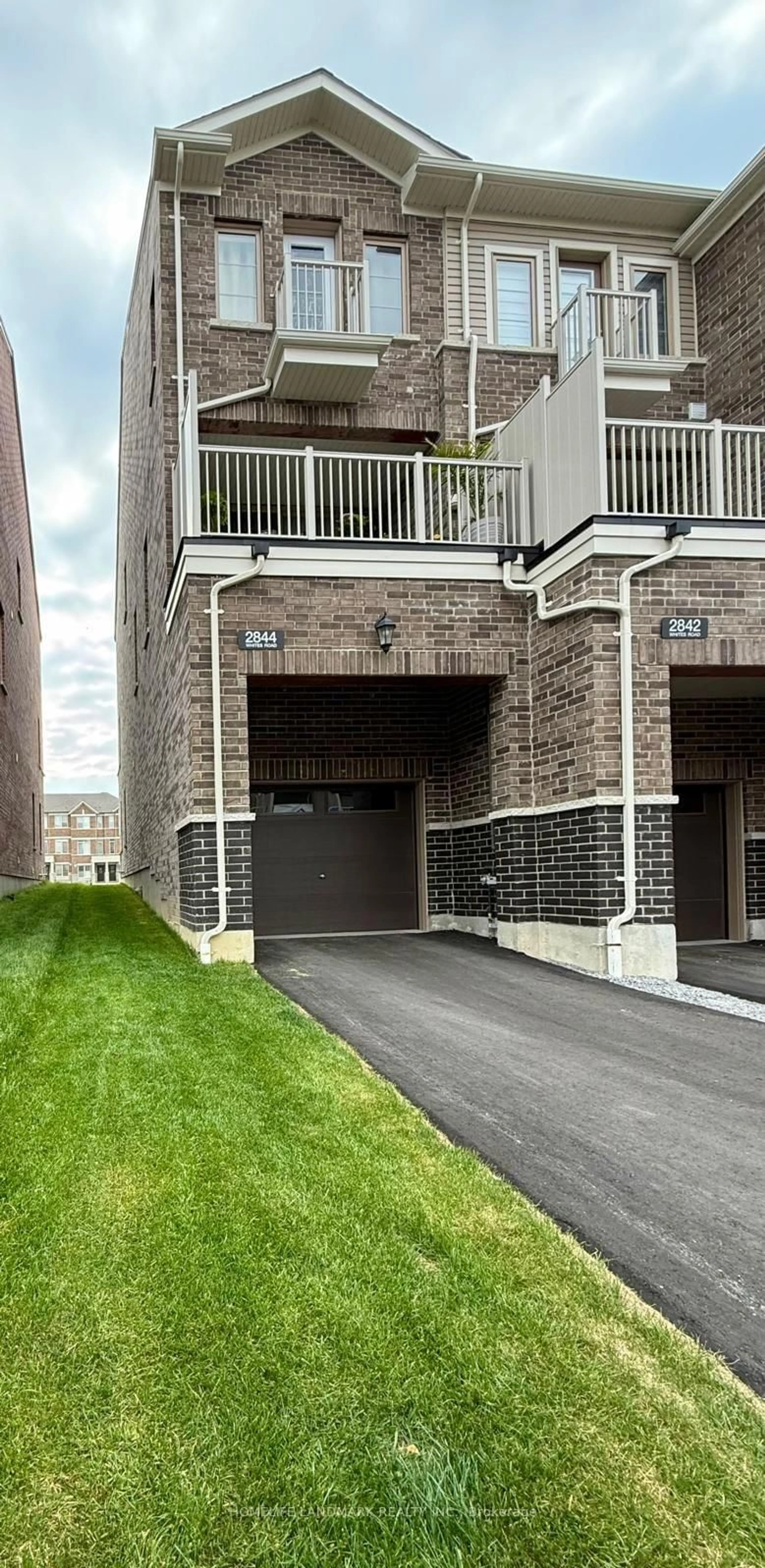 Unknown for 2844 Whites Rd, Pickering Ontario L1X 0R6