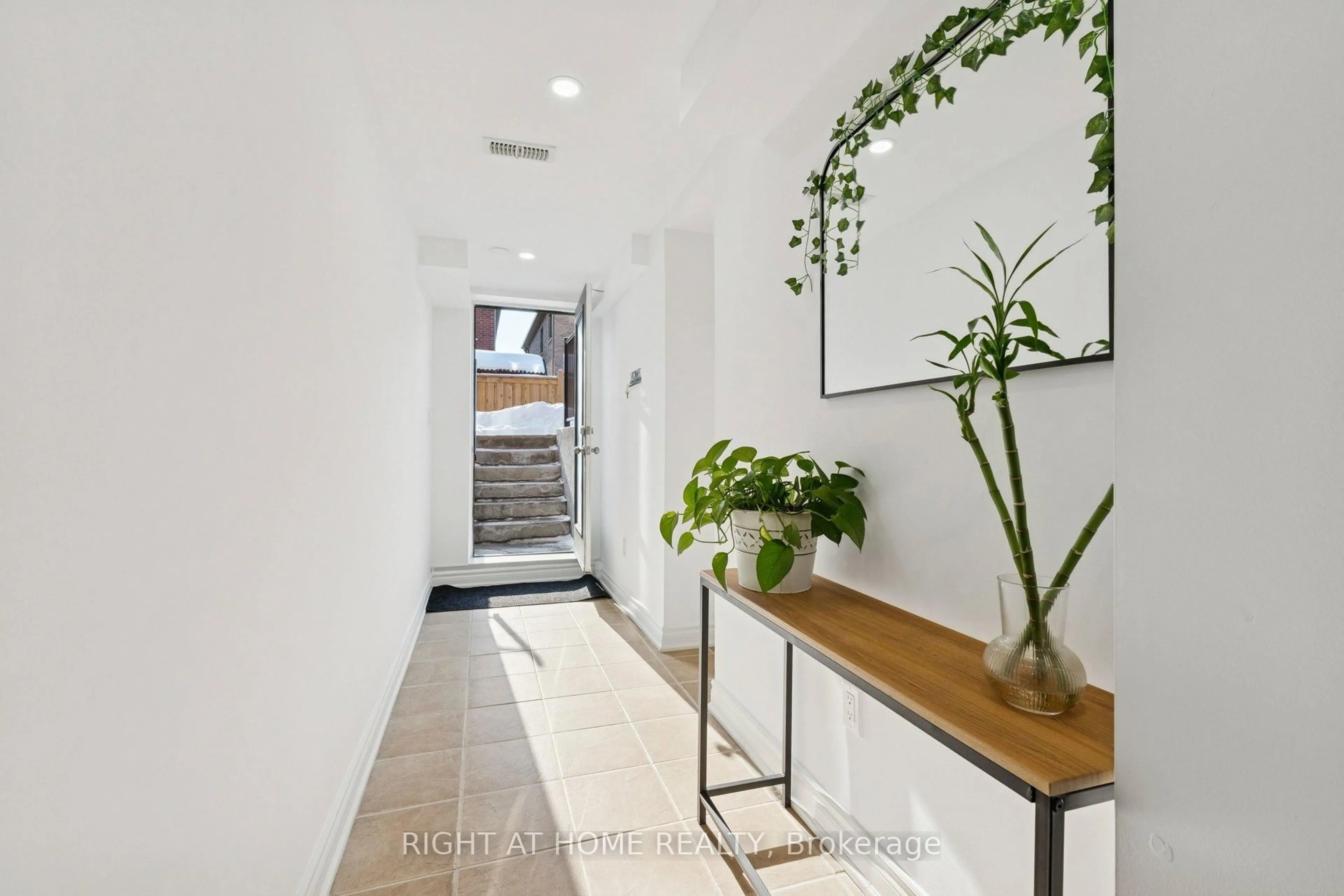 Indoor entryway for 65 Marcelle Brunelle Dr, Whitby Ontario L1P 0G9