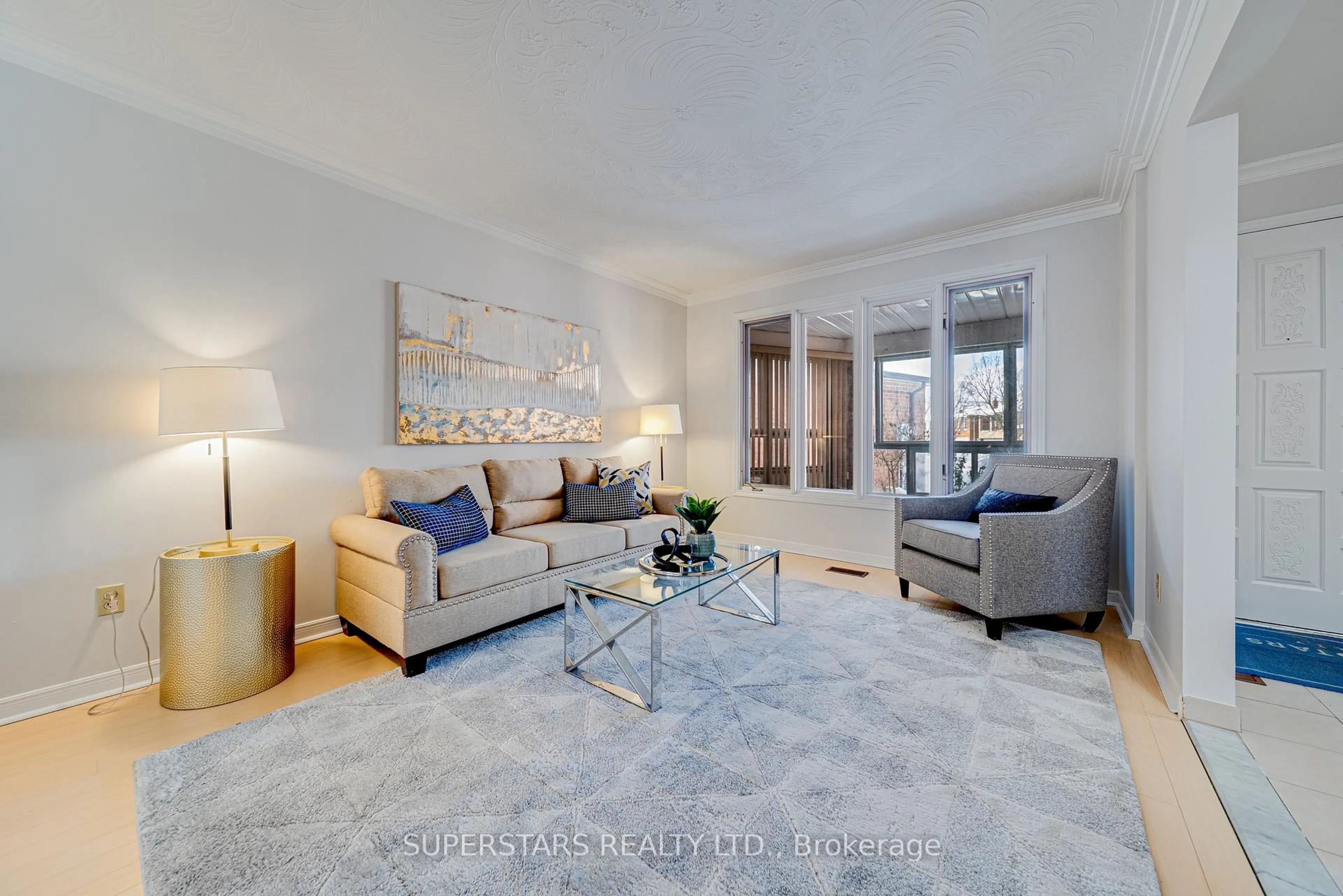 Living room with furniture, unknown for 12B Burnt Bark Dr, Toronto Ontario M1V 3J8