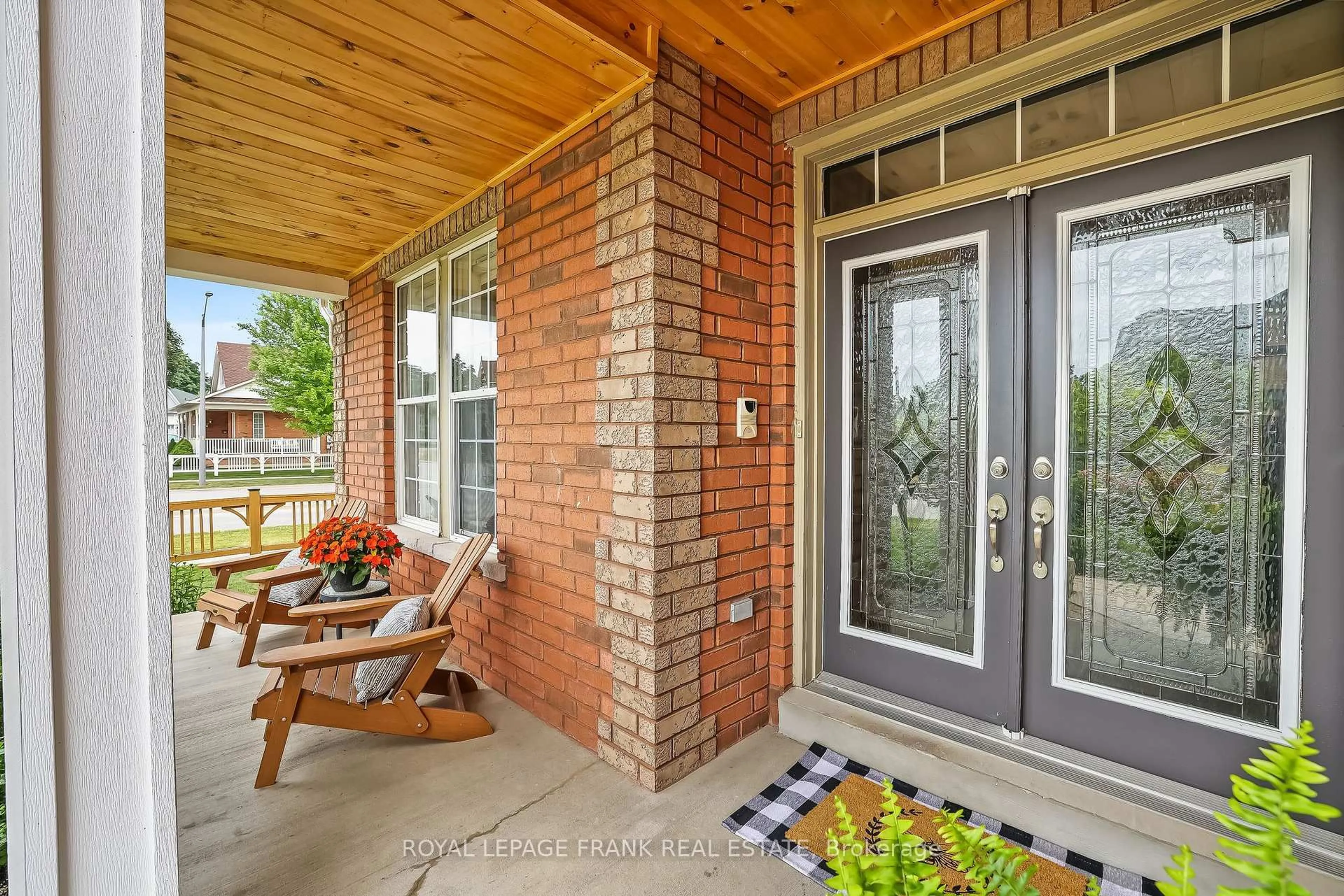 Home with brick exterior material, street for 2 Braddock Crt, Whitby Ontario L1M 2N1