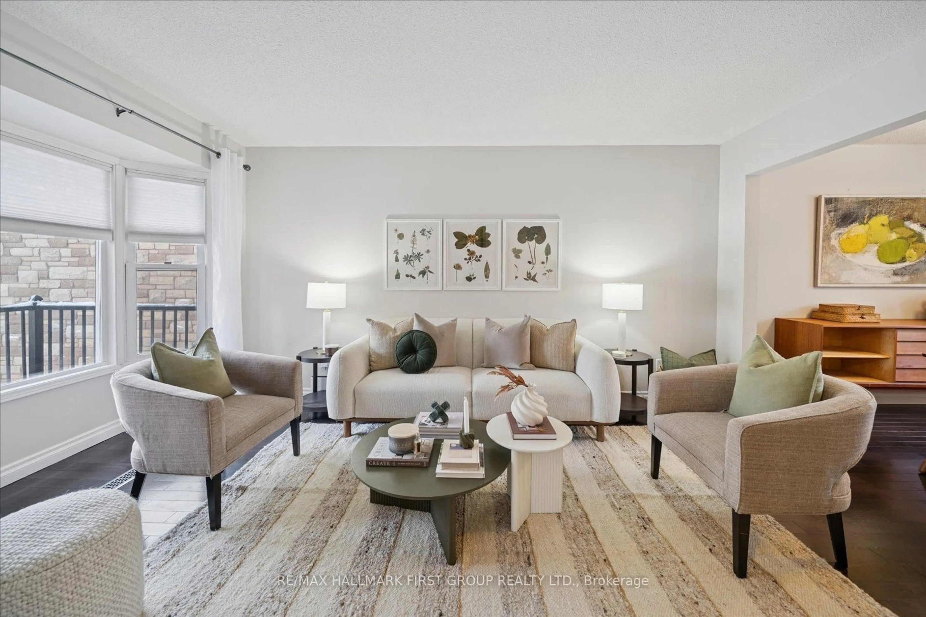 Living room with furniture, unknown for 79 Woodstone Pl, Whitby Ontario L1R 1S7