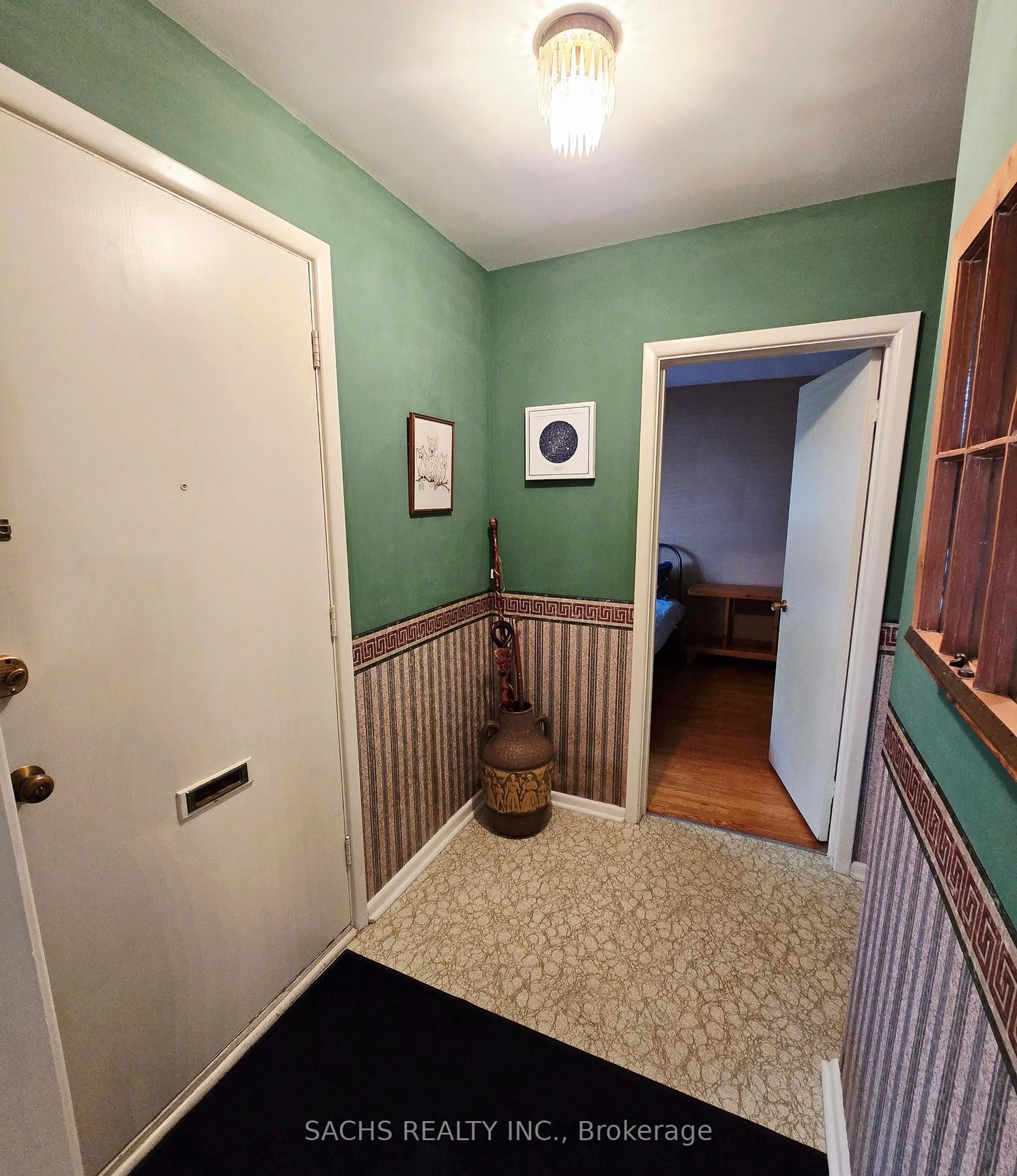 Indoor entryway for 47 HEATHERINGTON Dr, Toronto Ontario M1T 1N3