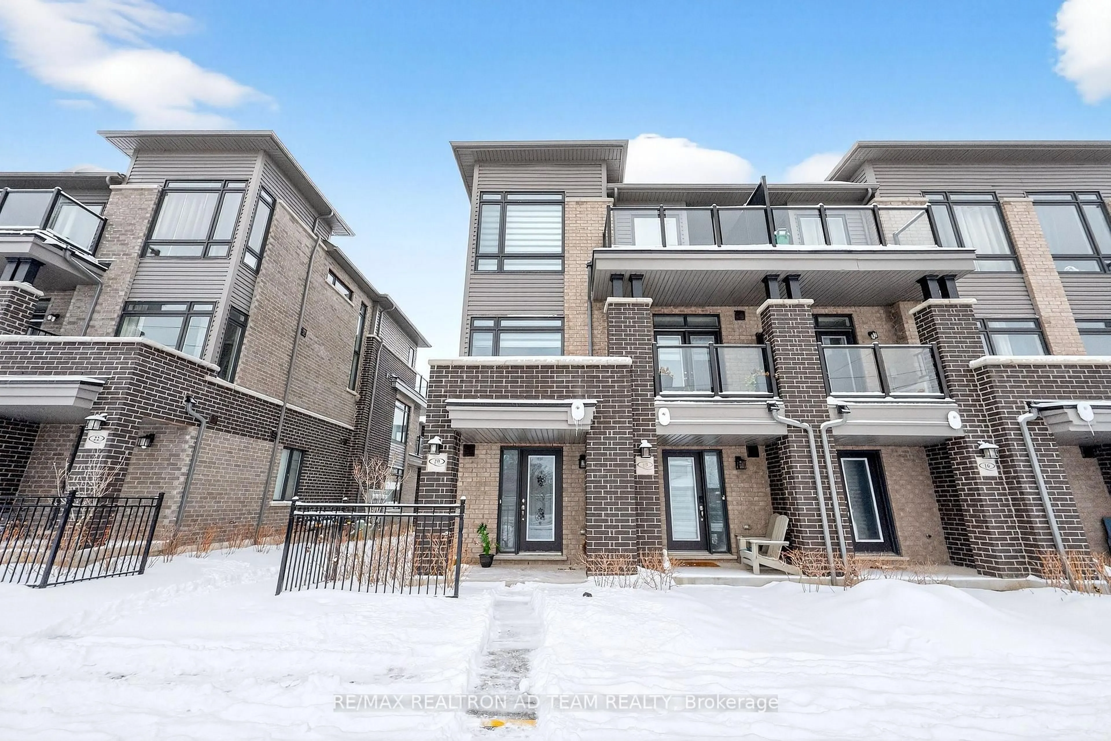 Unknown for 20 Emmas Way, Whitby Ontario L1R 0S7