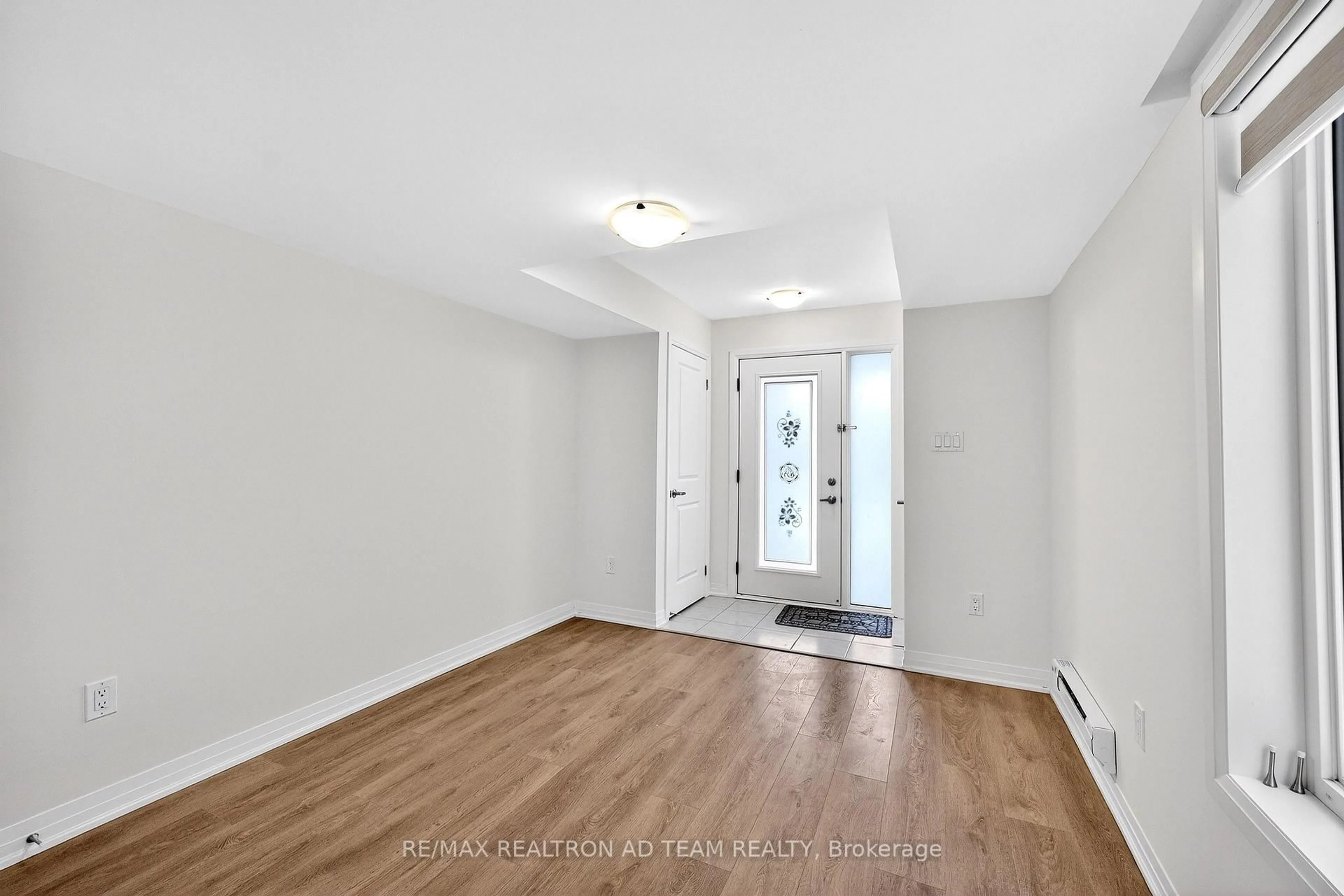 Indoor entryway for 20 Emmas Way, Whitby Ontario L1R 0S7