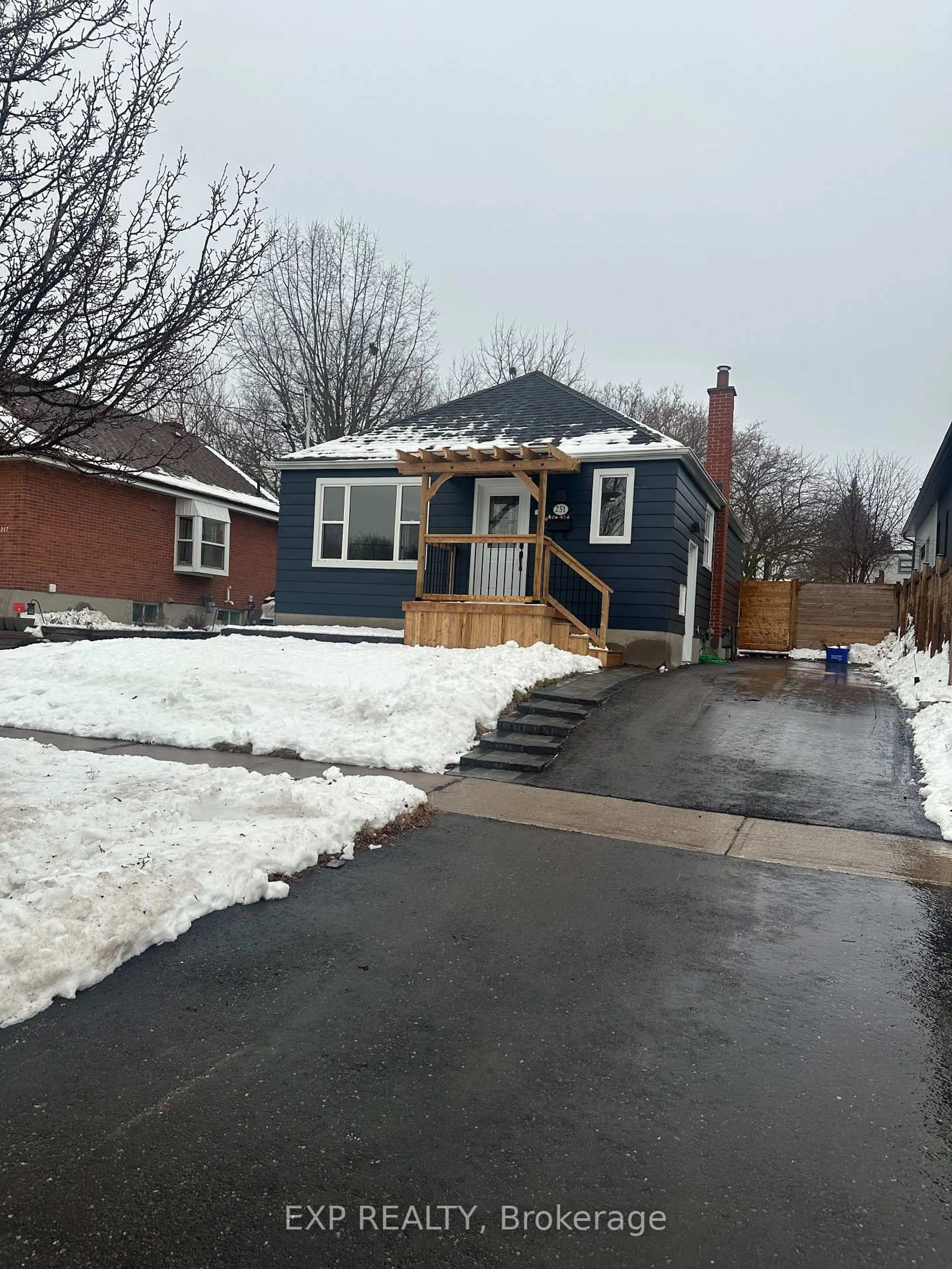 Unknown for 251 Tresane St, Oshawa Ontario L1J 1T9