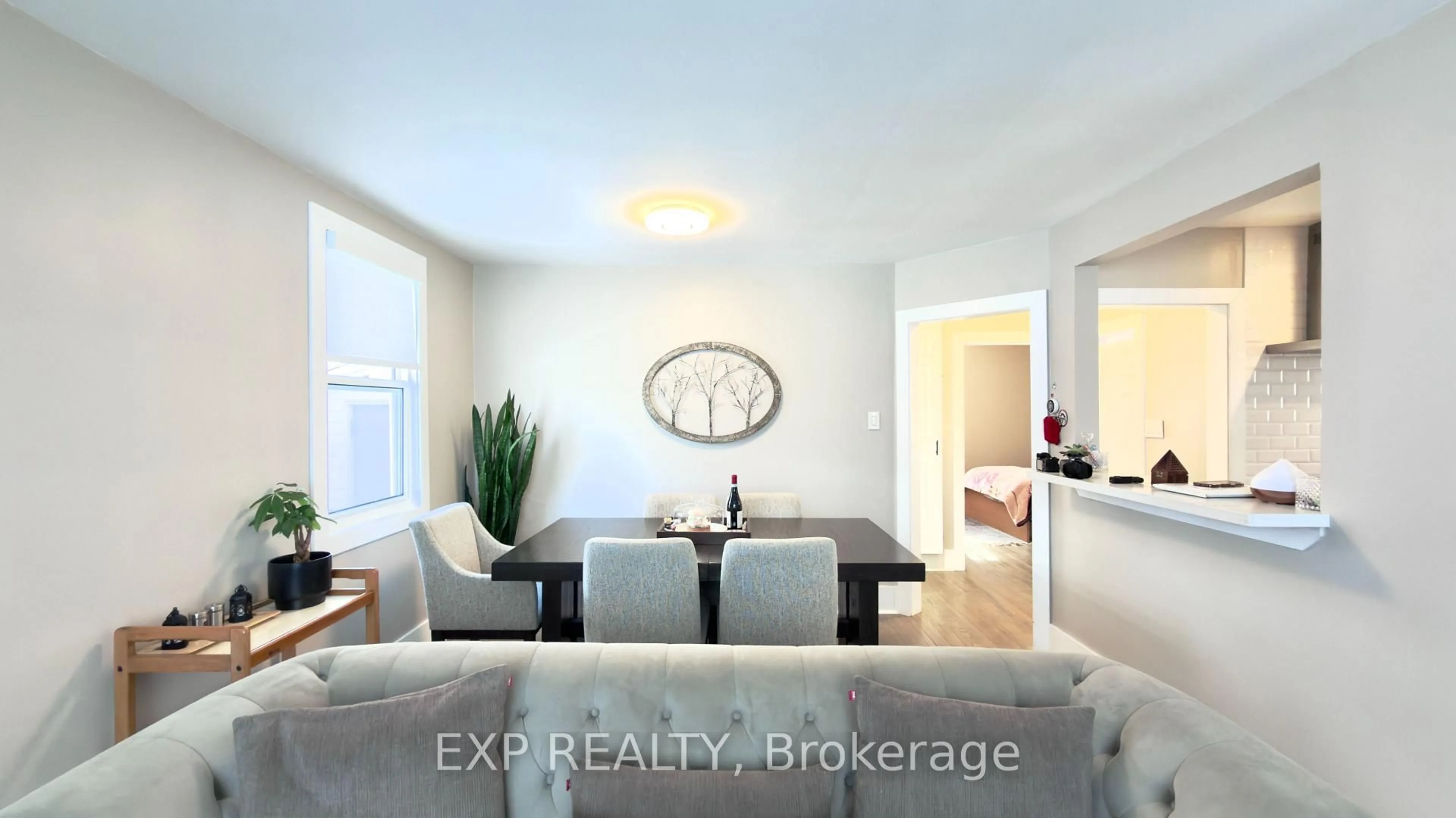 A pic of a room for 251 Tresane St, Oshawa Ontario L1J 1T9