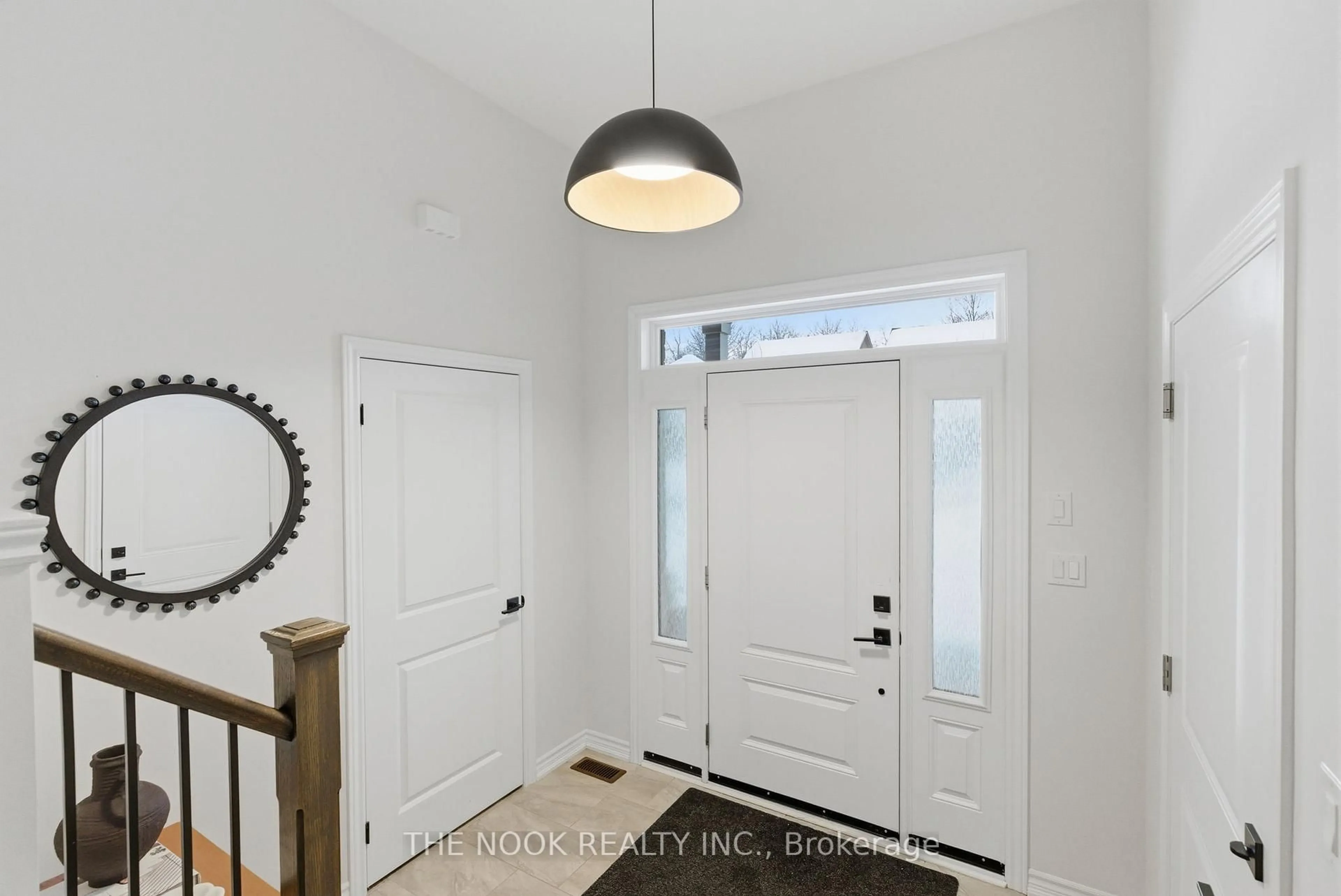 Indoor entryway for 133 Harry Gay Dr, Clarington Ontario L1E 0A9