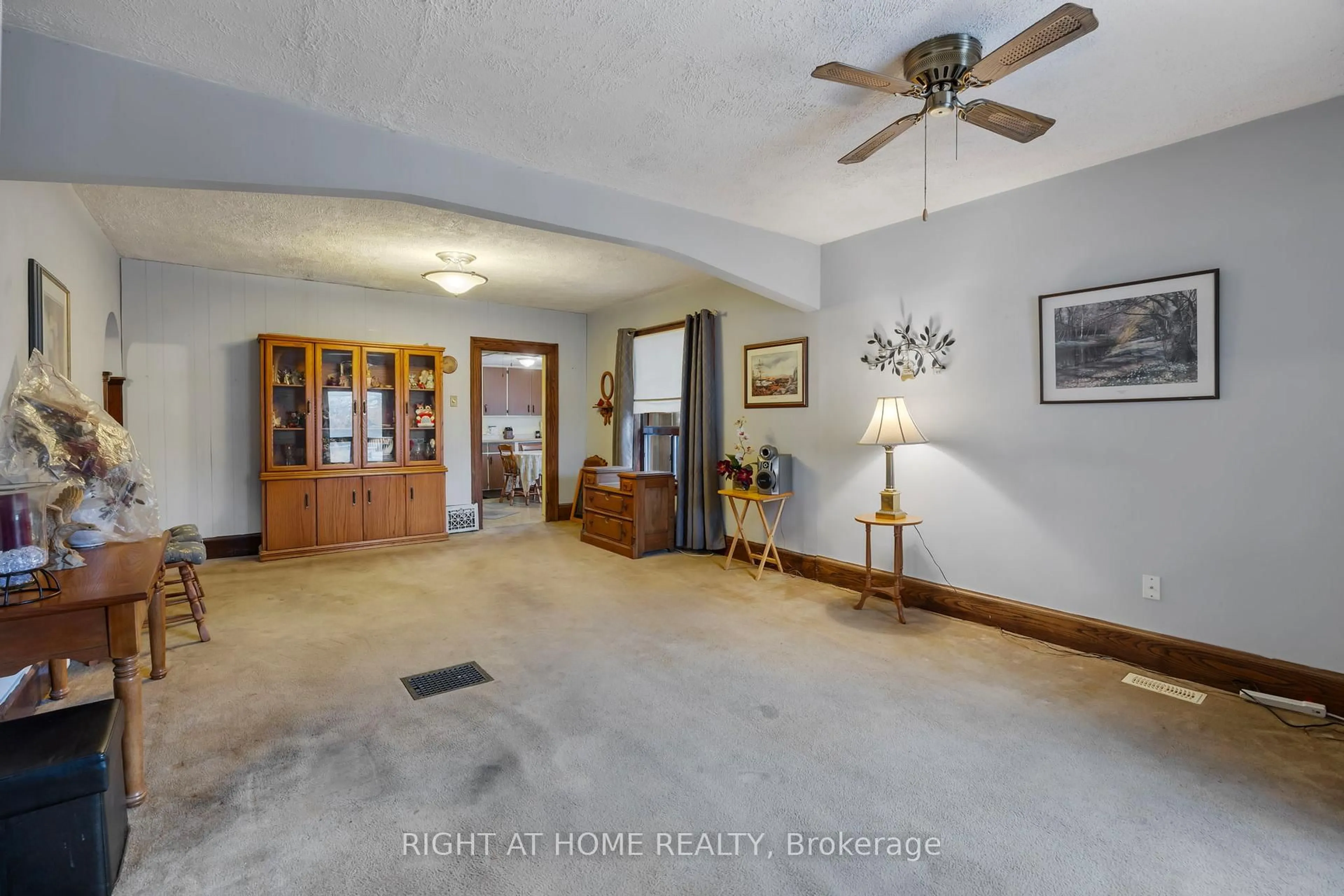 Unknown for 157 Park Rd, Oshawa Ontario L1J 4H1