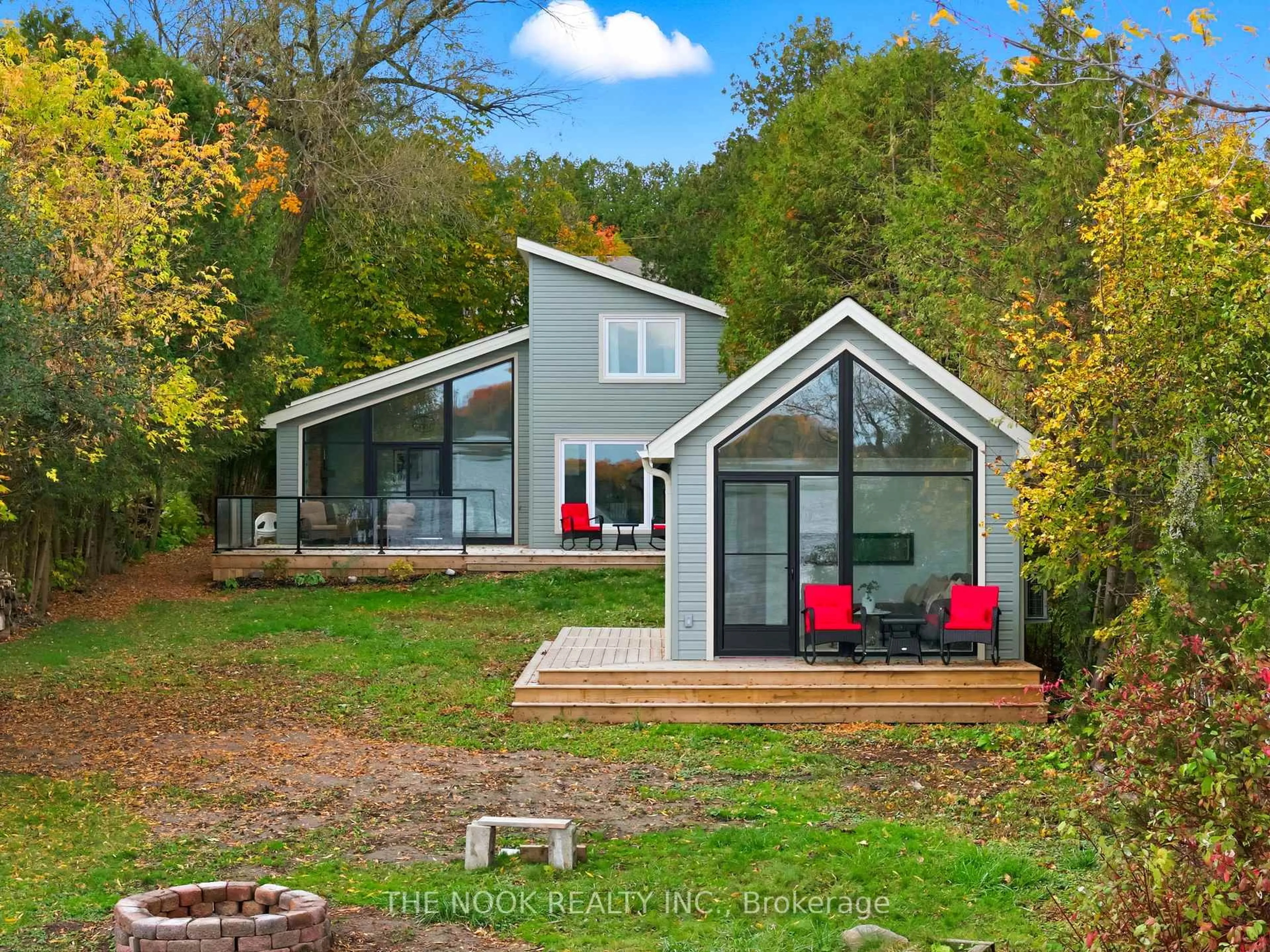 Home with vinyl exterior material, water/lake/river/ocean view for 55 Honey's Beach Rd, Scugog Ontario L9L 0B5